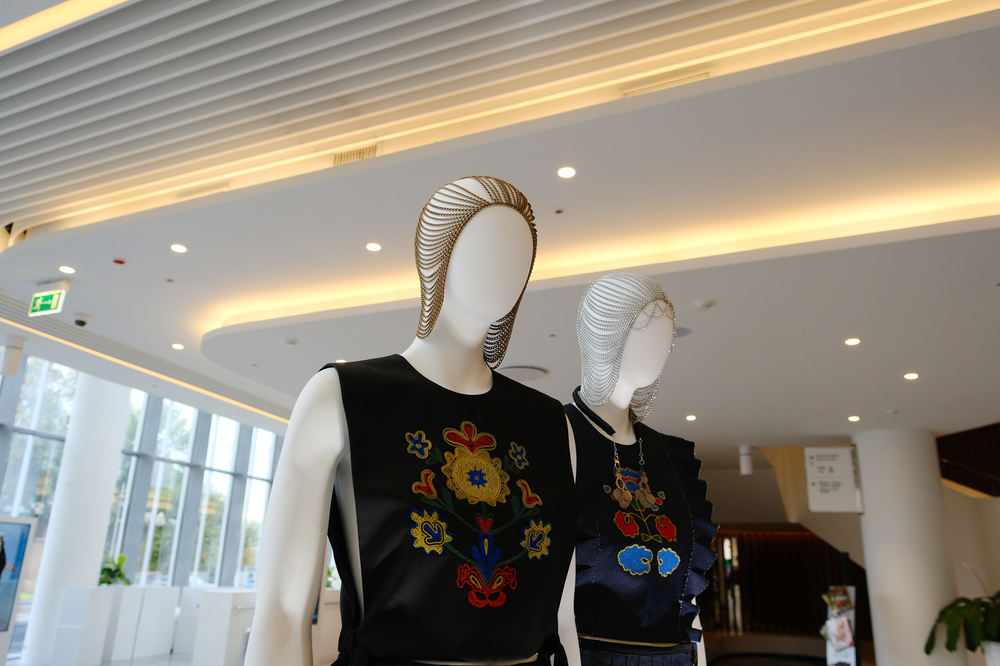 Советская эстетика и гламурные нулевые: чем запомнилась Неделя моды в Москве (фото 42)