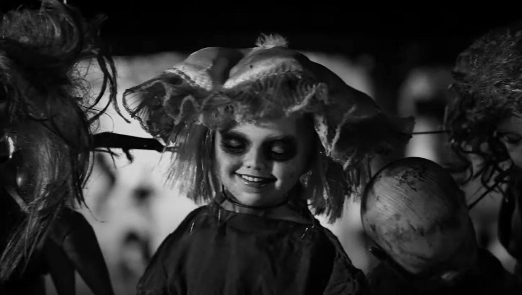 Леди Гага выпустила клип для сингла к «Уэнздей» (фото 4)