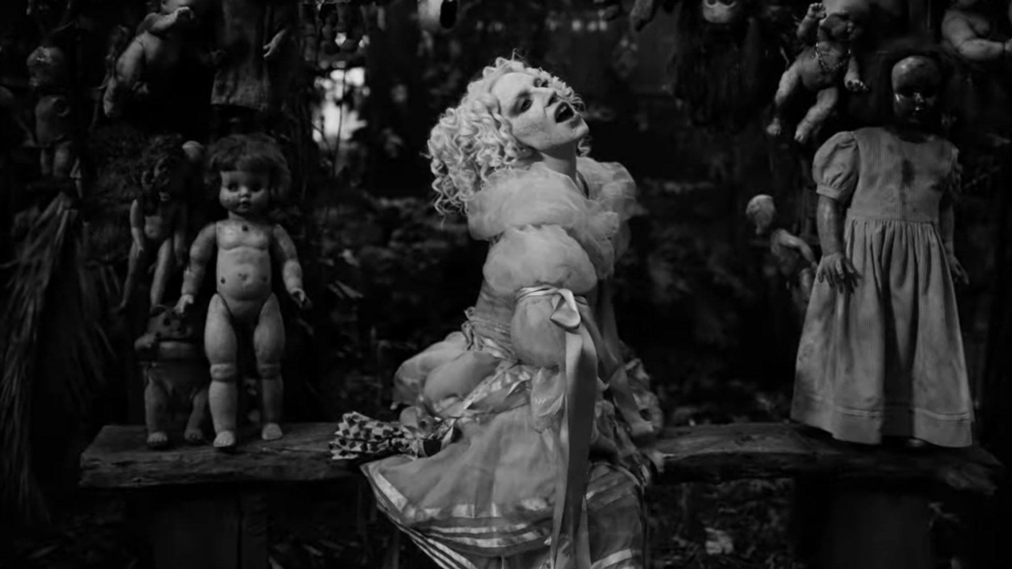 Леди Гага выпустила клип для сингла к «Уэнздей» (фото 2)