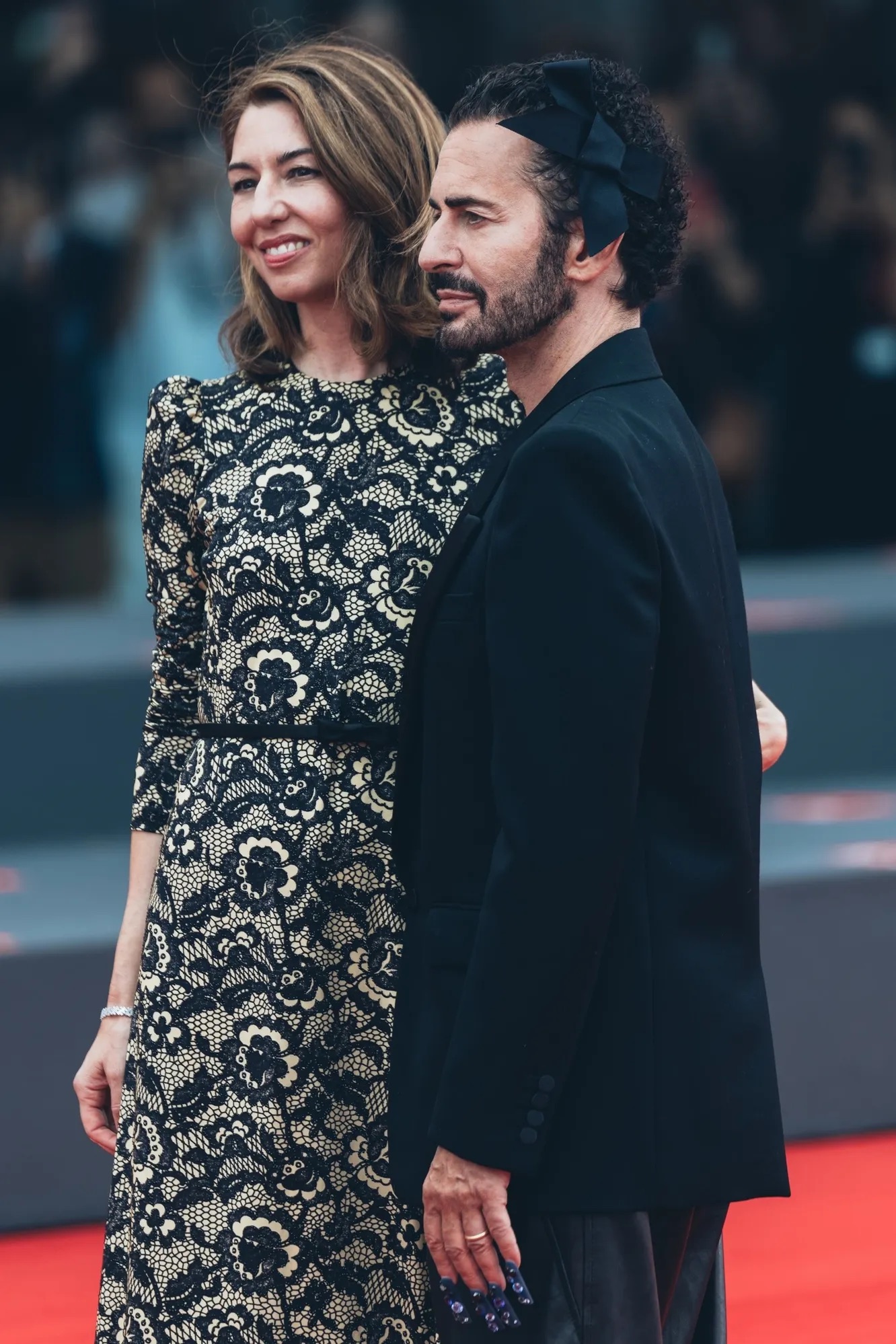 Тильда Суинтон в Chanel и Аня Рубик в Saint Laurent: лучшие образы Венецианского кинофестиваля 2025 (фото 5)