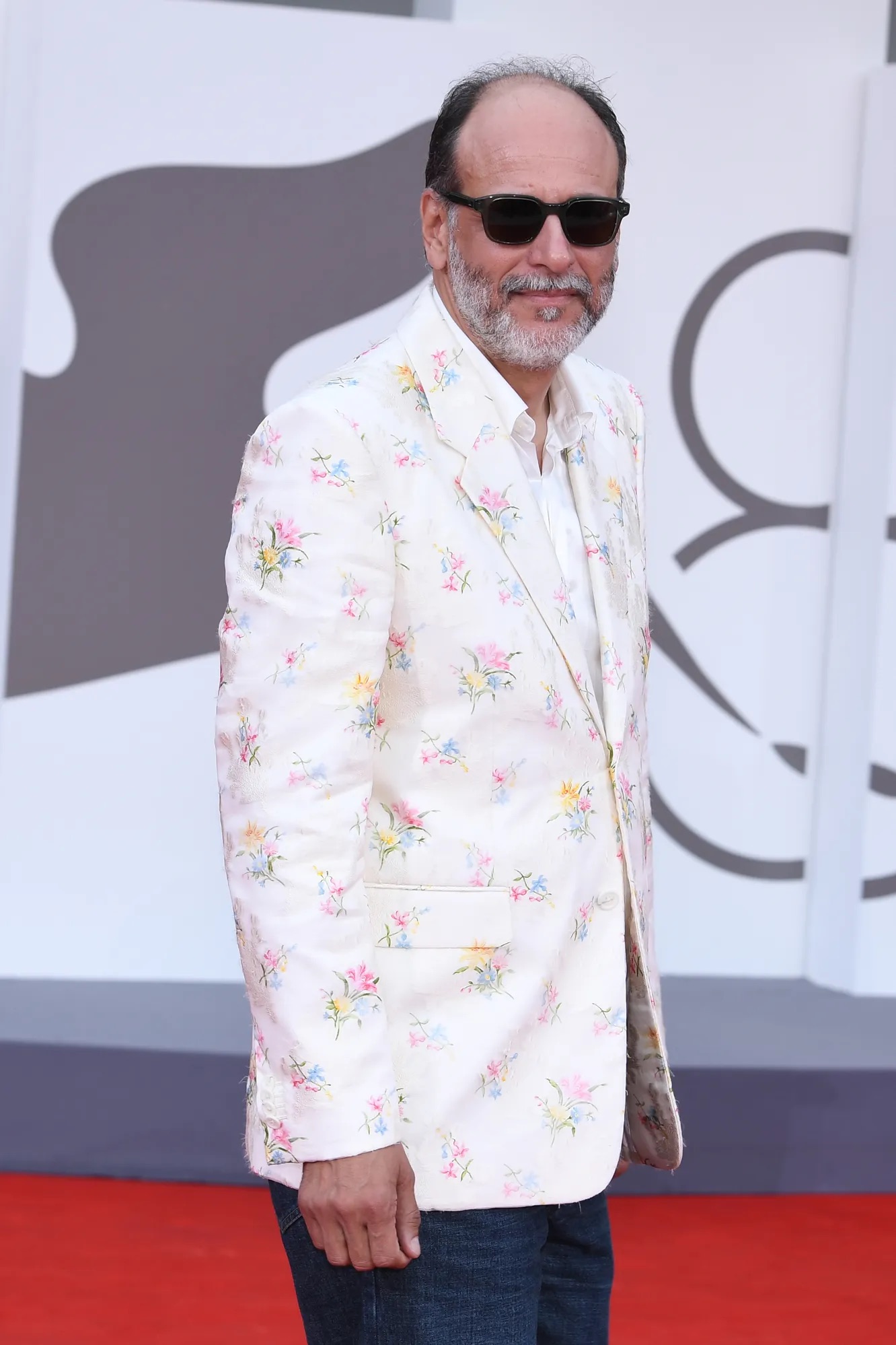 Тильда Суинтон в Chanel и Аня Рубик в Saint Laurent: лучшие образы Венецианского кинофестиваля 2025 (фото 18)