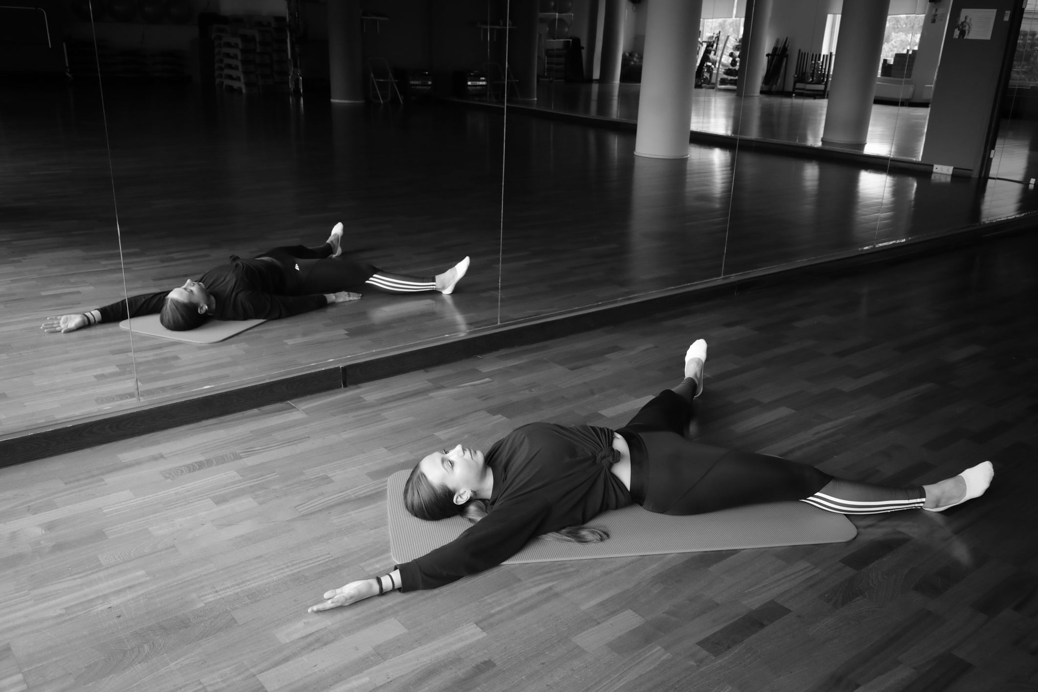 Как сделать зарядку, не вставая с постели? Показывает тренер (фото 5)