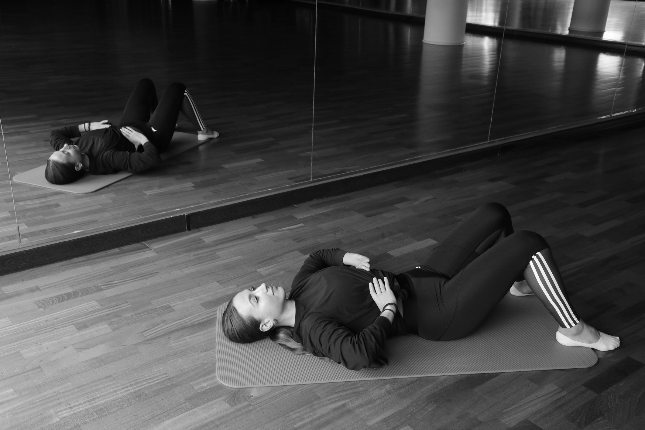 Как сделать зарядку, не вставая с постели? Показывает тренер (фото 6)