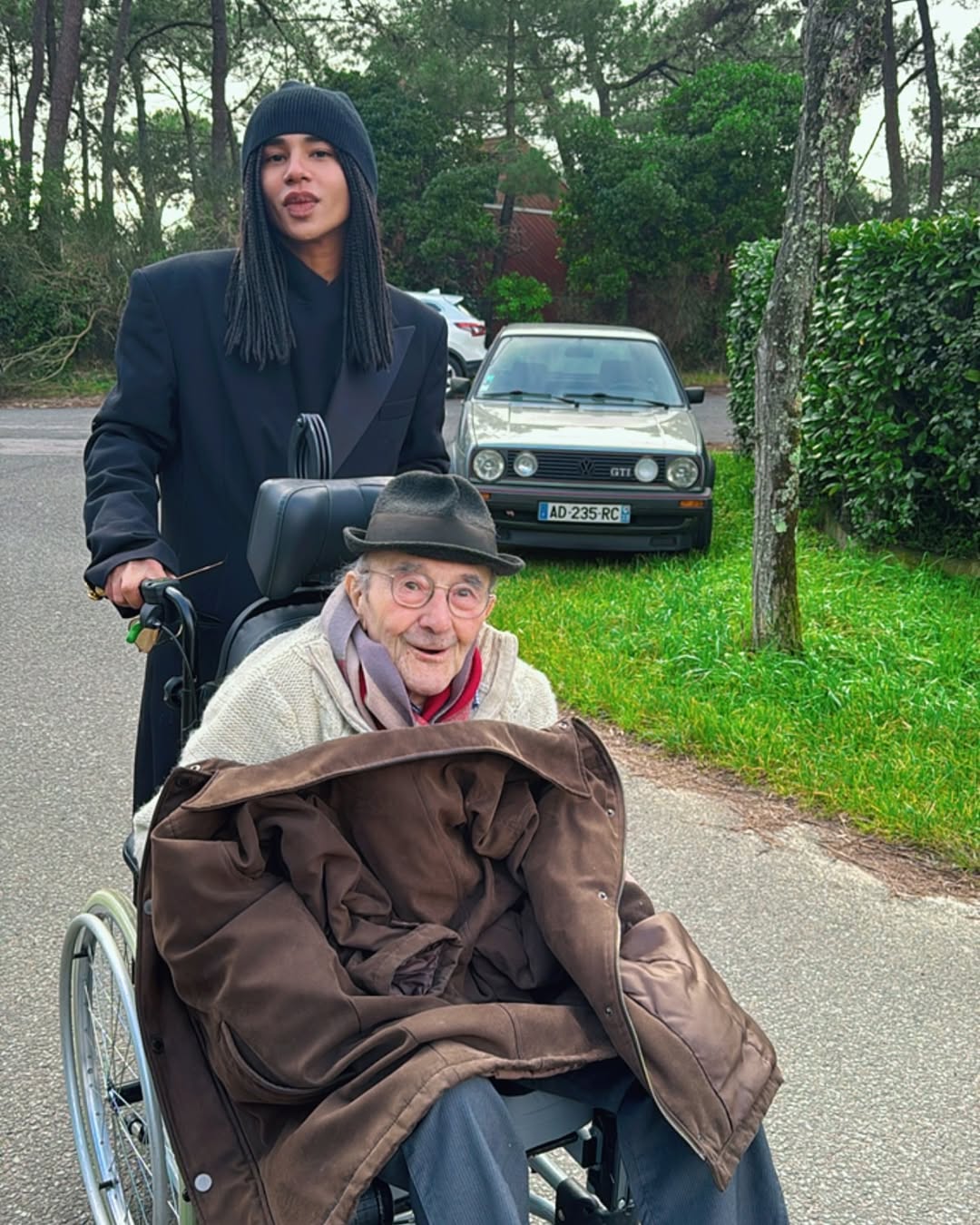 Дружба с Бейонсе, высокие технологии и не только: 7 причин успеха Оливье Рустена в Balmain (фото 53)