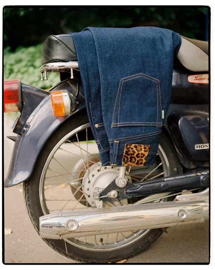 Бренды Razumno и Hug's выпустили коллекцию джинсов (фото 1)