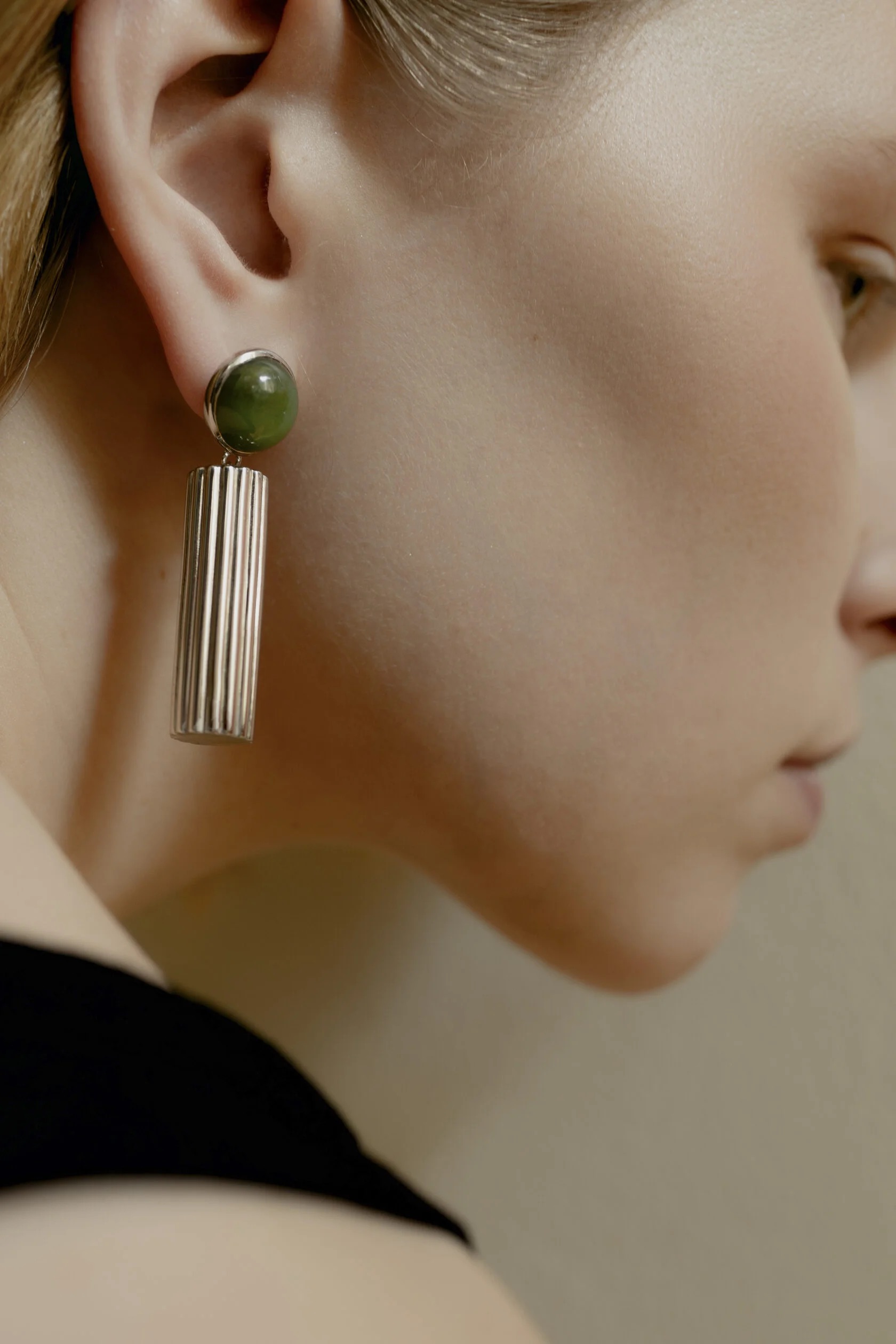 Крупный жемчуг, подвески-объекты и другие бижу-тренды осеннего сезона, которые нельзя пропустить (фото 14)