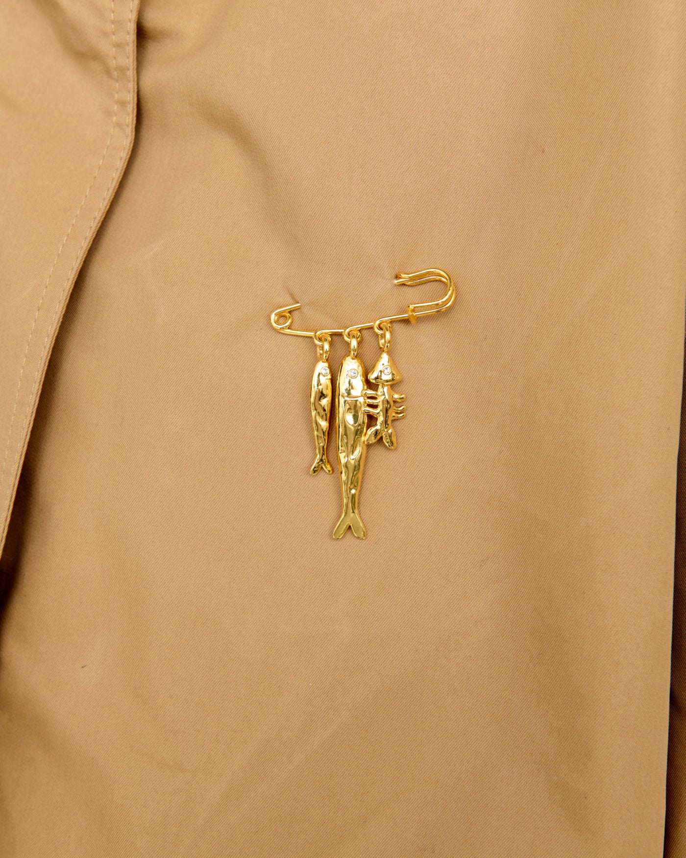 Крупный жемчуг, подвески-объекты и другие бижу-тренды осеннего сезона, которые нельзя пропустить (фото 17)