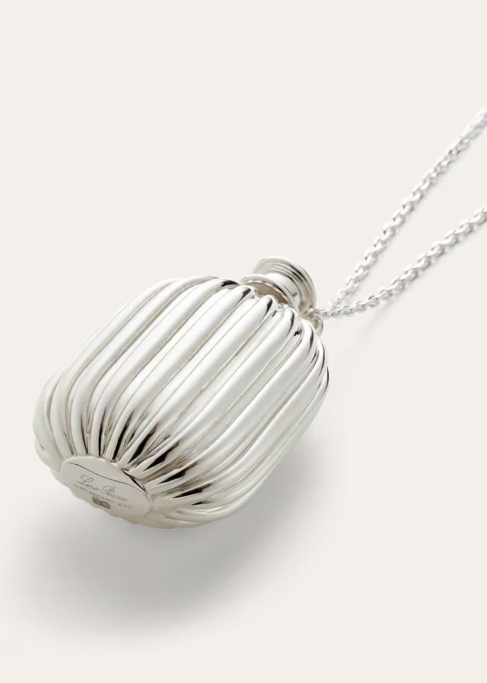 Крупный жемчуг, подвески-объекты и другие бижу-тренды осеннего сезона, которые нельзя пропустить (фото 23)