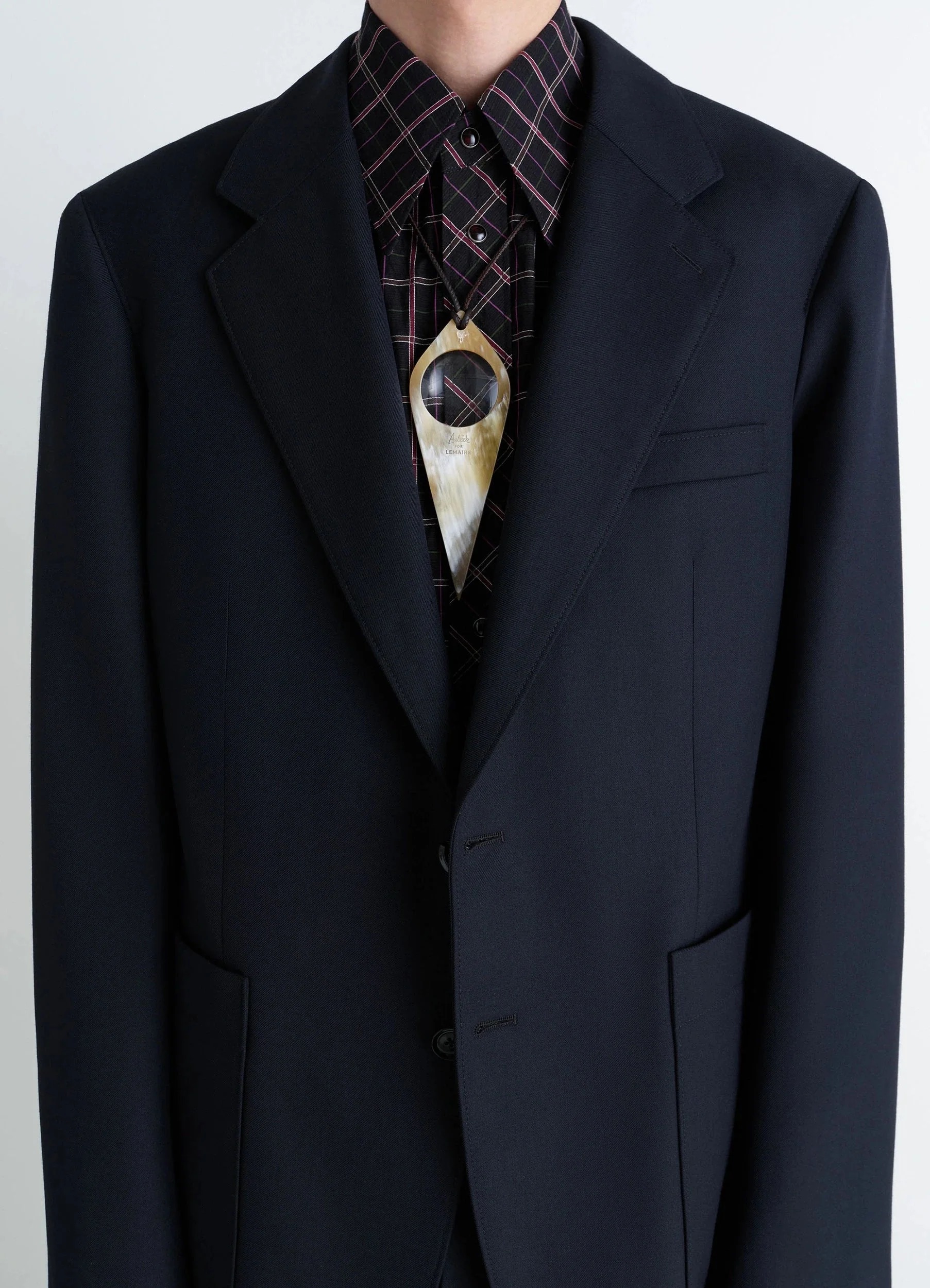 Крупный жемчуг, подвески-объекты и другие бижу-тренды осеннего сезона, которые нельзя пропустить (фото 22)