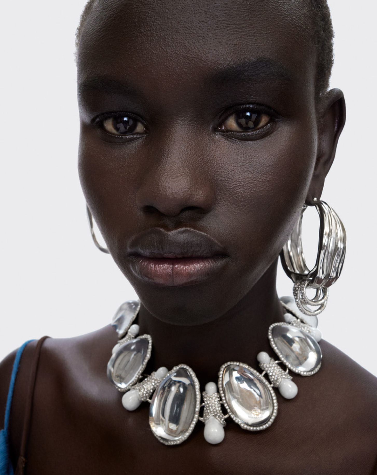 Крупный жемчуг, подвески-объекты и другие бижу-тренды осеннего сезона, которые нельзя пропустить (фото 33)