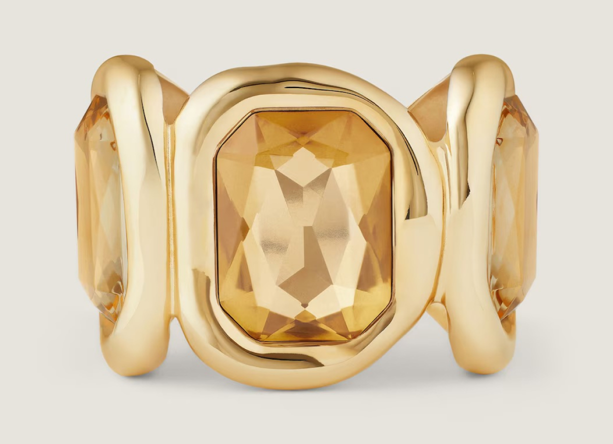 Крупный жемчуг, подвески-объекты и другие бижу-тренды осеннего сезона, которые нельзя пропустить (фото 31)