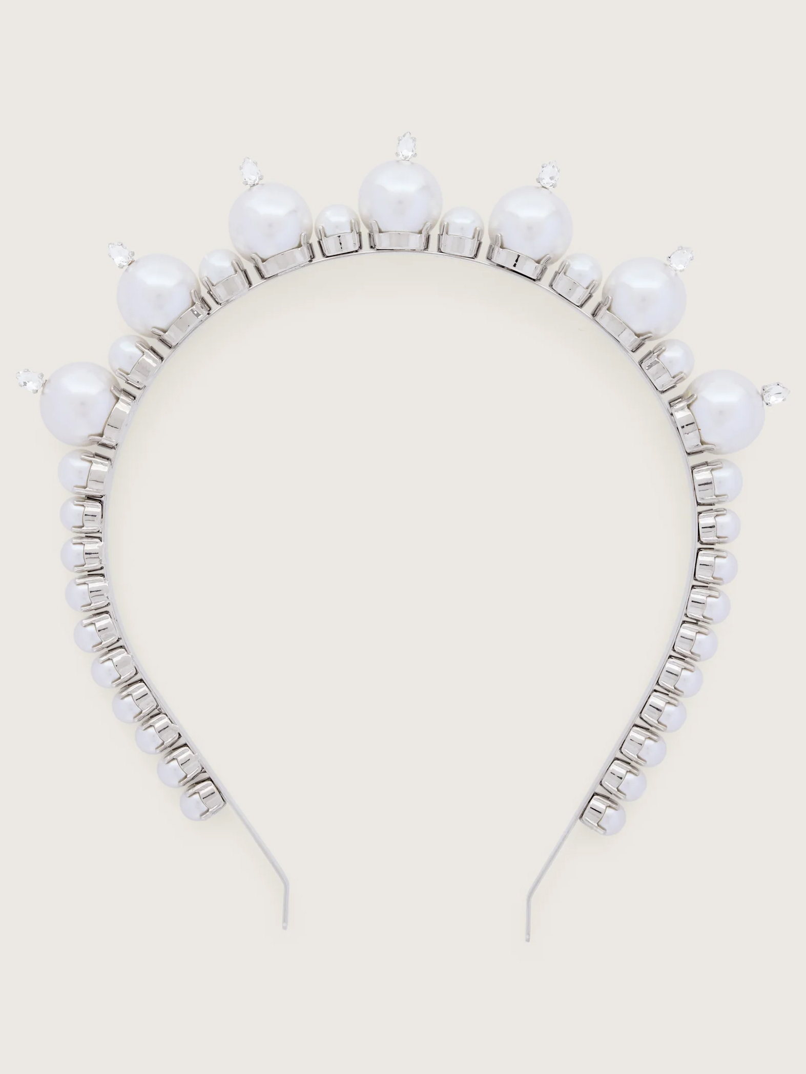 Крупный жемчуг, подвески-объекты и другие бижу-тренды осеннего сезона, которые нельзя пропустить (фото 41)