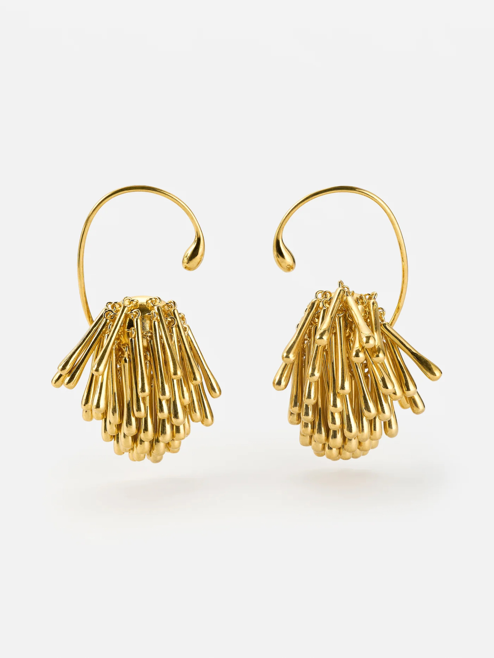 Крупный жемчуг, подвески-объекты и другие бижу-тренды осеннего сезона, которые нельзя пропустить (фото 44)