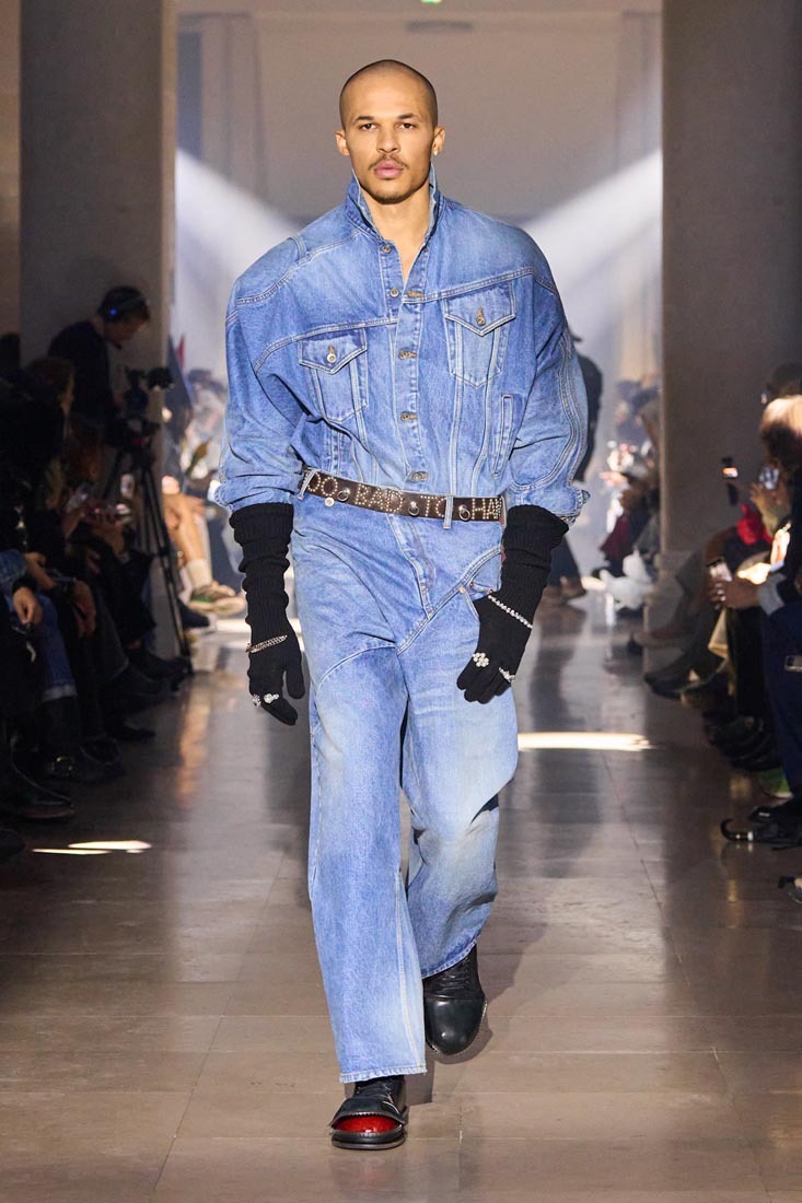 Джинсы, куртки и бермуды: 20+ вещей из денима на осень — выбор BURO. (фото 8)