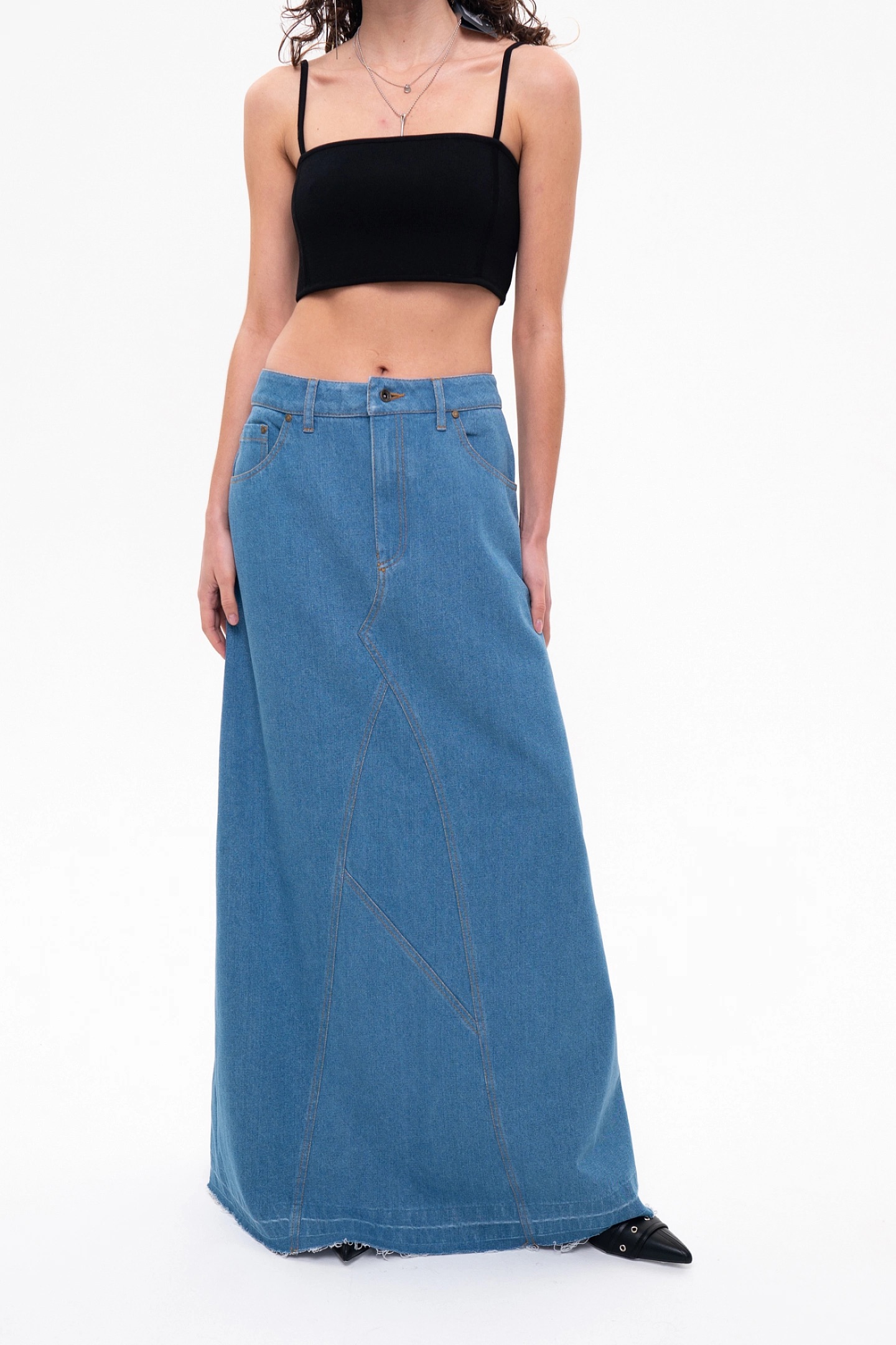 Джинсы, куртки и бермуды: 20+ вещей из денима на осень — выбор BURO. (фото 14)