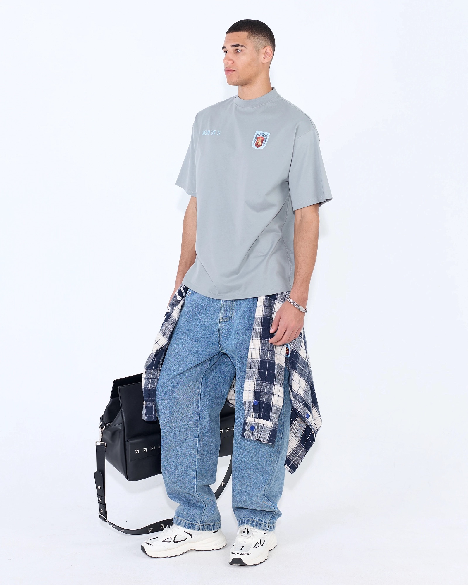 Джинсы, куртки и бермуды: 20+ вещей из денима на осень — выбор BURO. (фото 26)