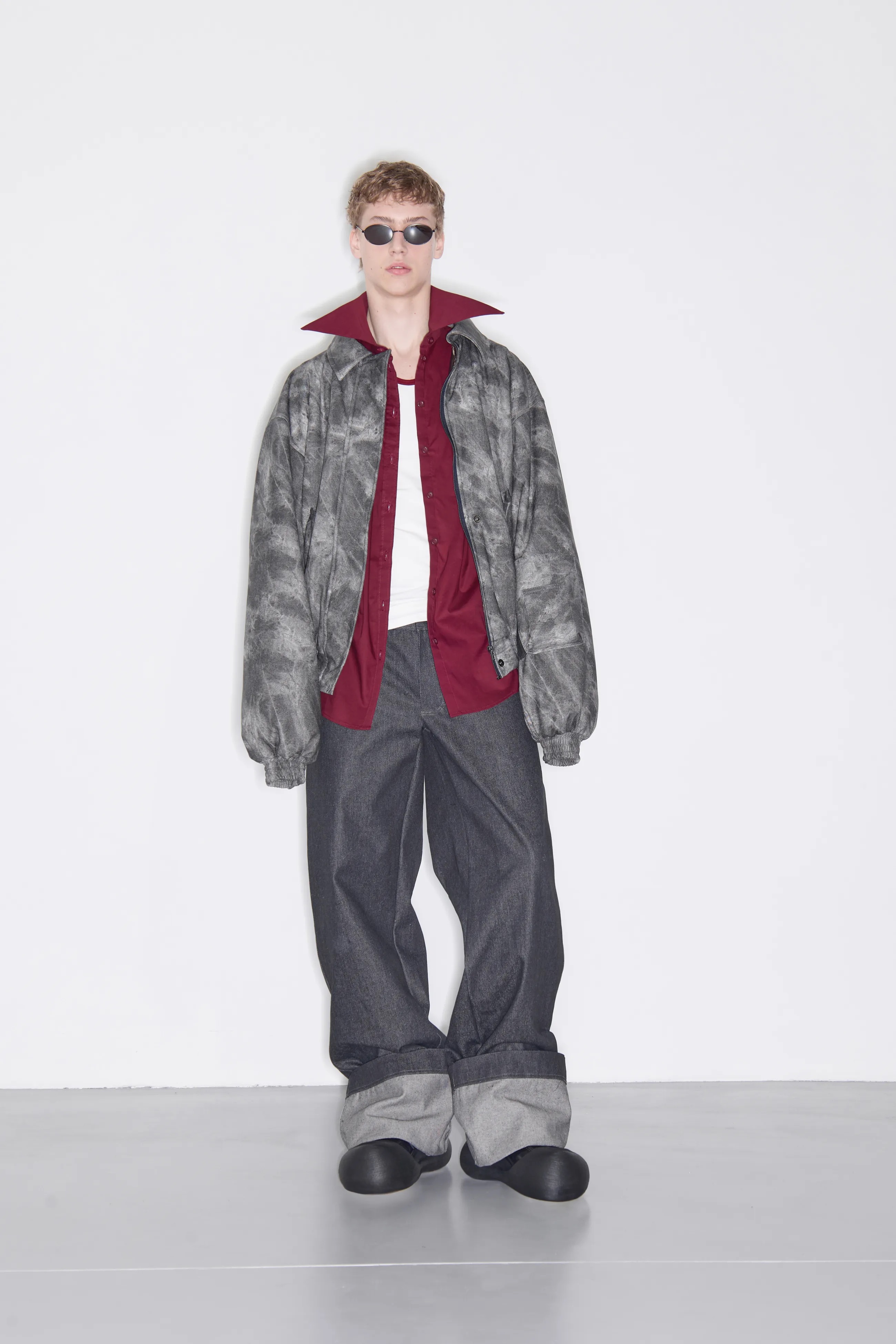 Джинсы, куртки и бермуды: 20+ вещей из денима на осень — выбор BURO. (фото 28)