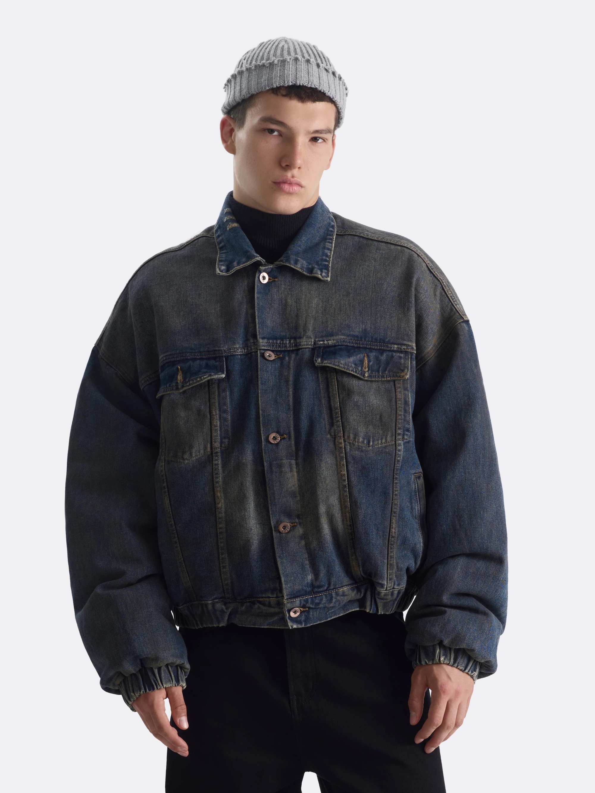 Джинсы, куртки и бермуды: 20+ вещей из денима на осень — выбор BURO. (фото 24)