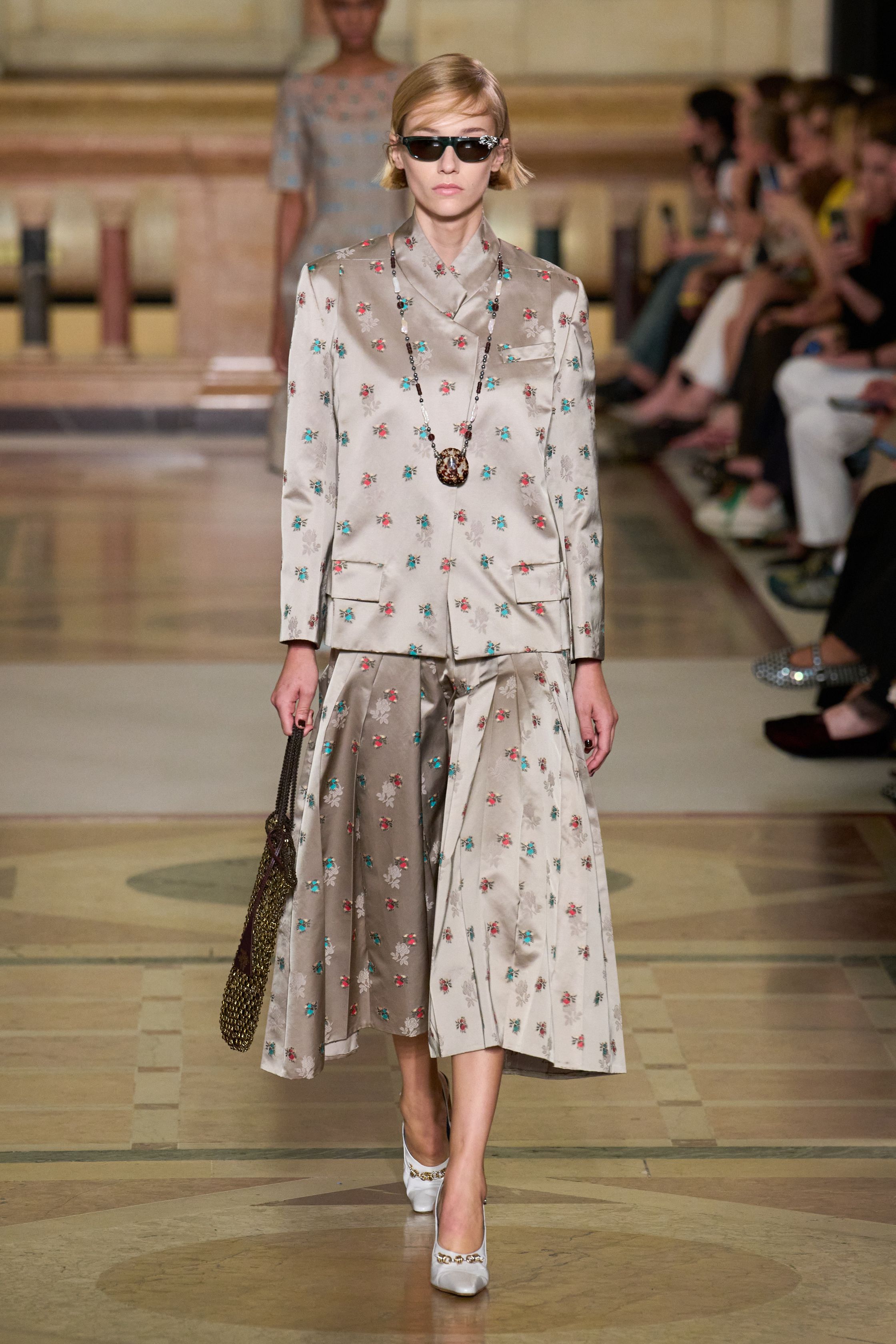 Чем запомнились Недели моды весна-лето 2026 в Нью-Йорке и Лондоне. Хайлайты будущего сезона (фото 4)