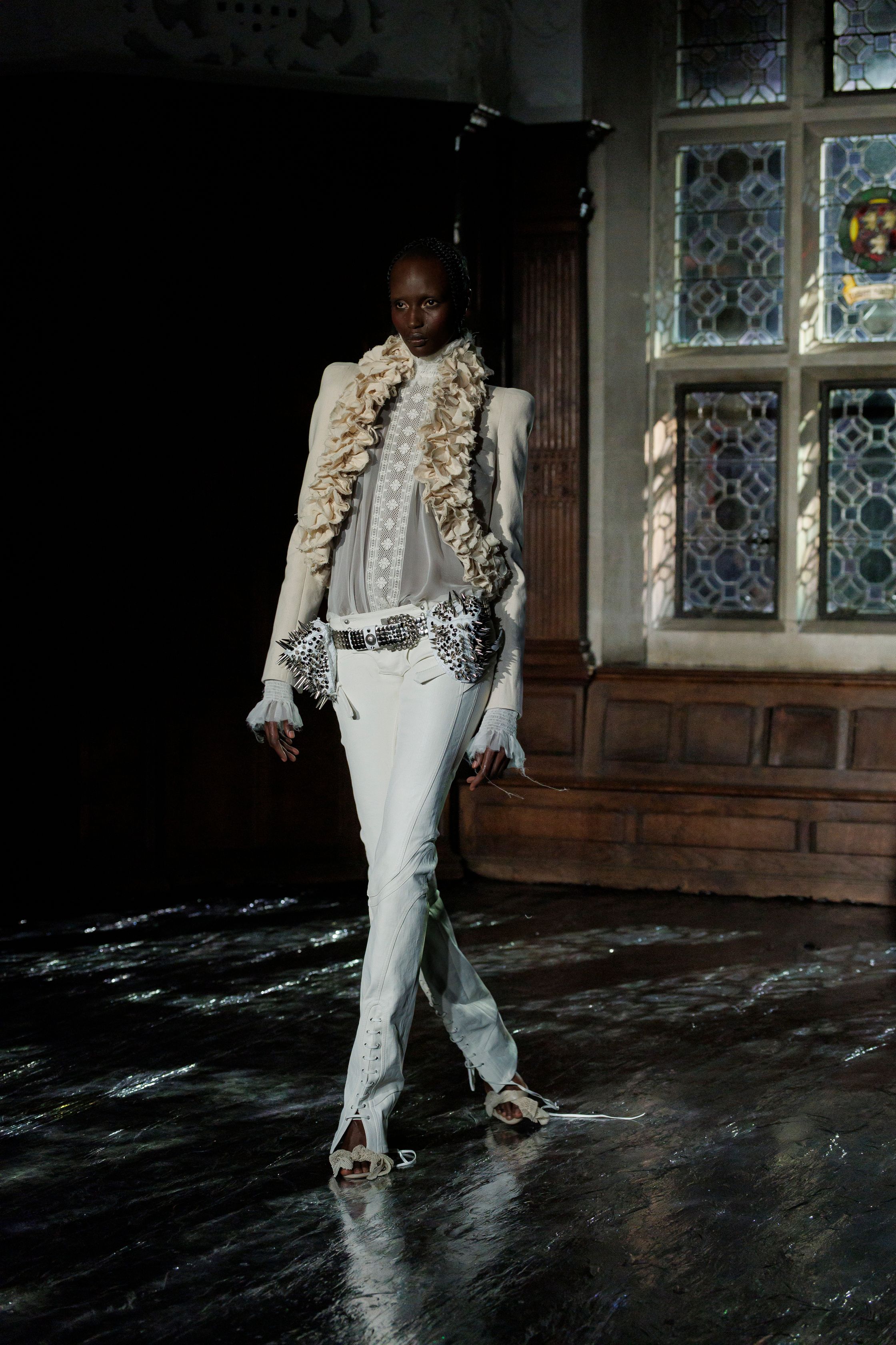 Чем запомнились Недели моды весна-лето 2026 в Нью-Йорке и Лондоне. Хайлайты будущего сезона (фото 11)