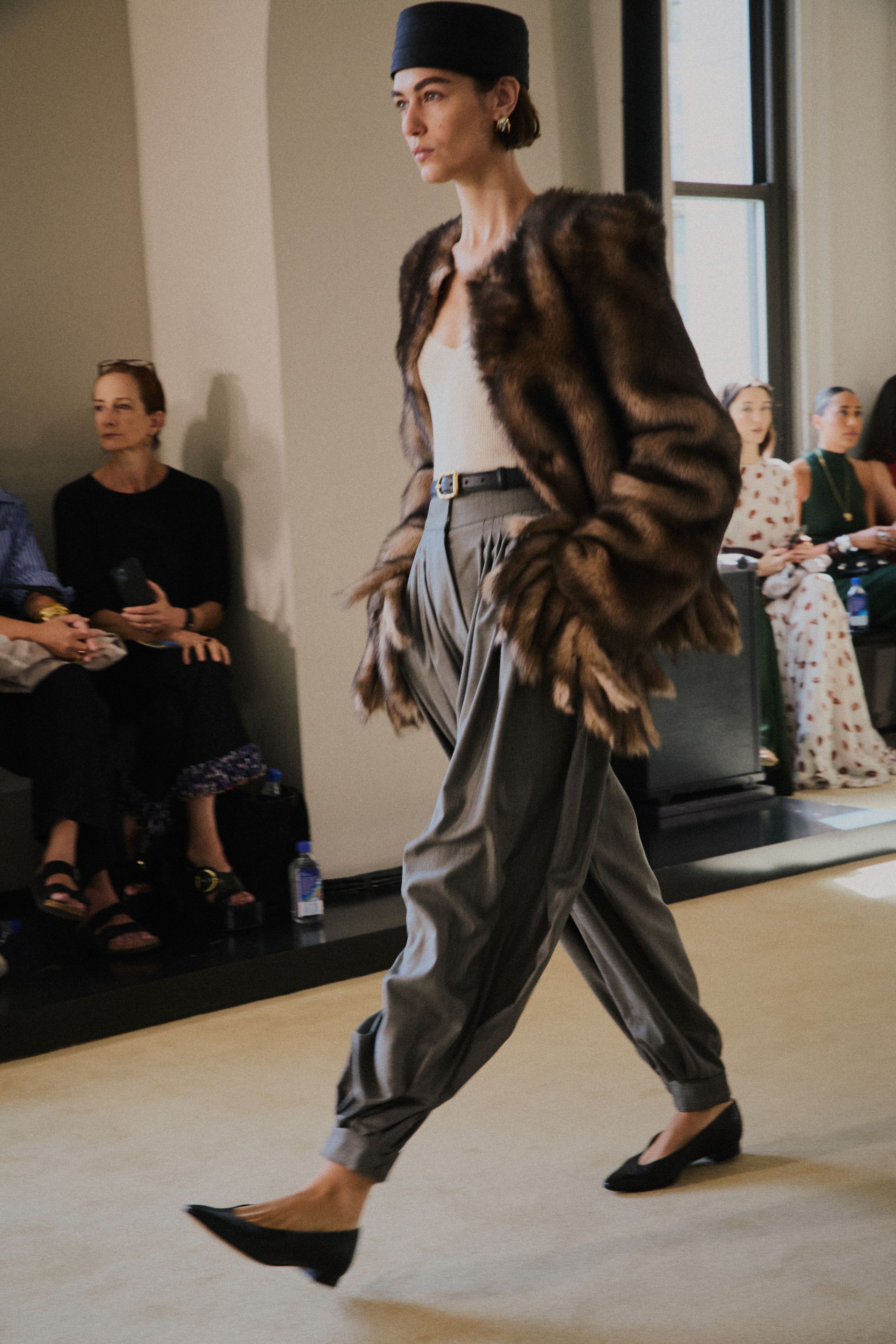 Чем запомнились Недели моды весна-лето 2026 в Нью-Йорке и Лондоне. Хайлайты будущего сезона (фото 50)