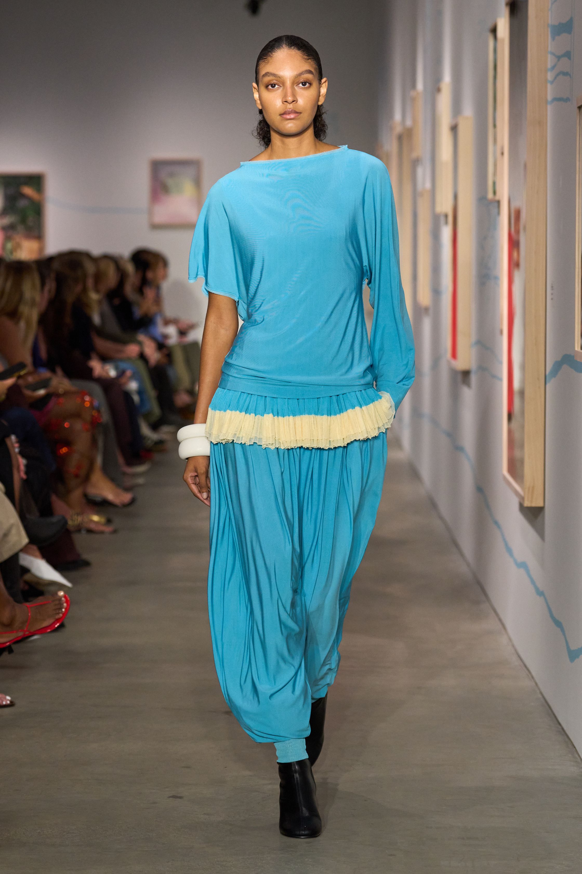 Чем запомнились Недели моды весна-лето 2026 в Нью-Йорке и Лондоне. Хайлайты будущего сезона (фото 54)