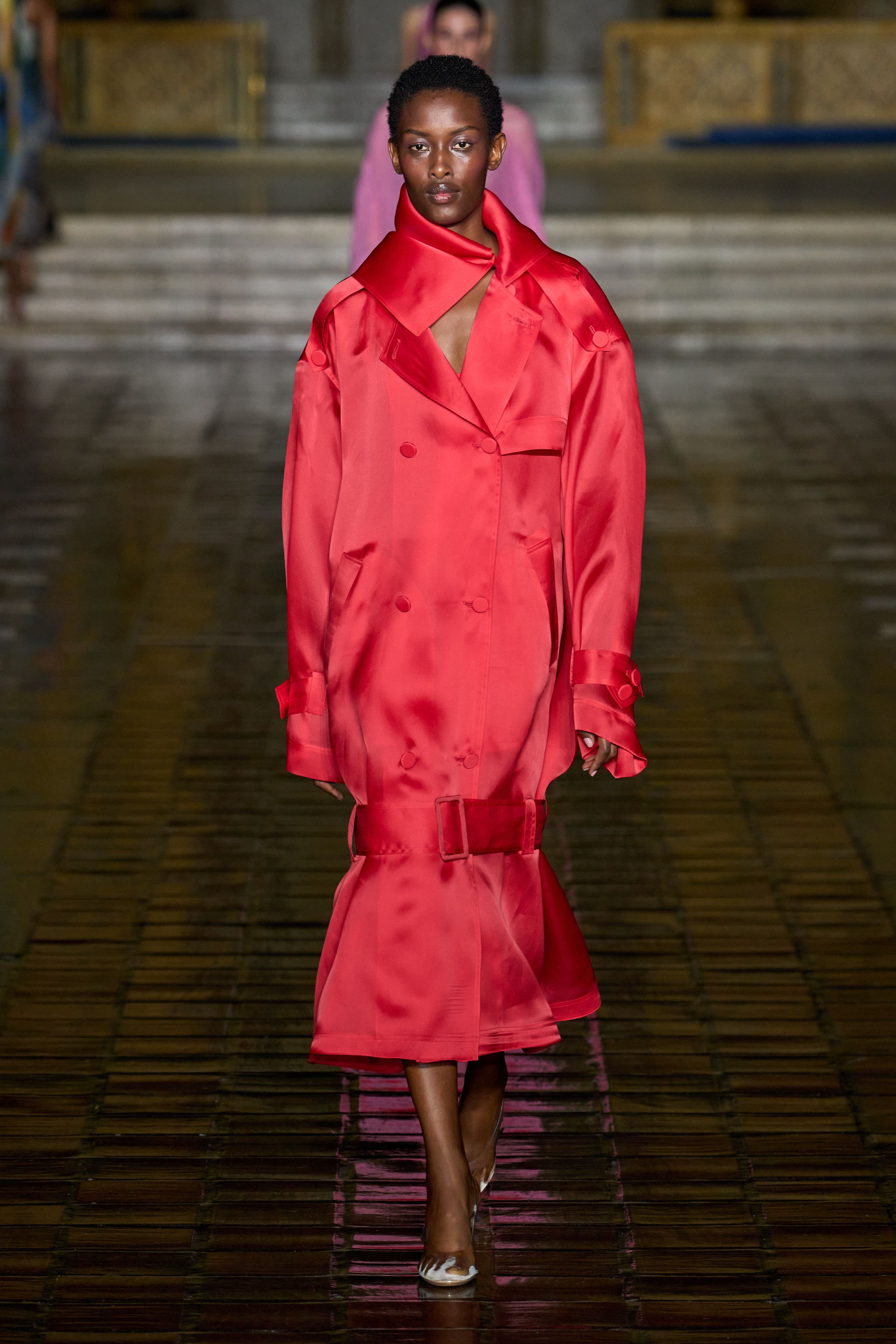 Чем запомнились Недели моды весна-лето 2026 в Нью-Йорке и Лондоне. Хайлайты будущего сезона (фото 53)