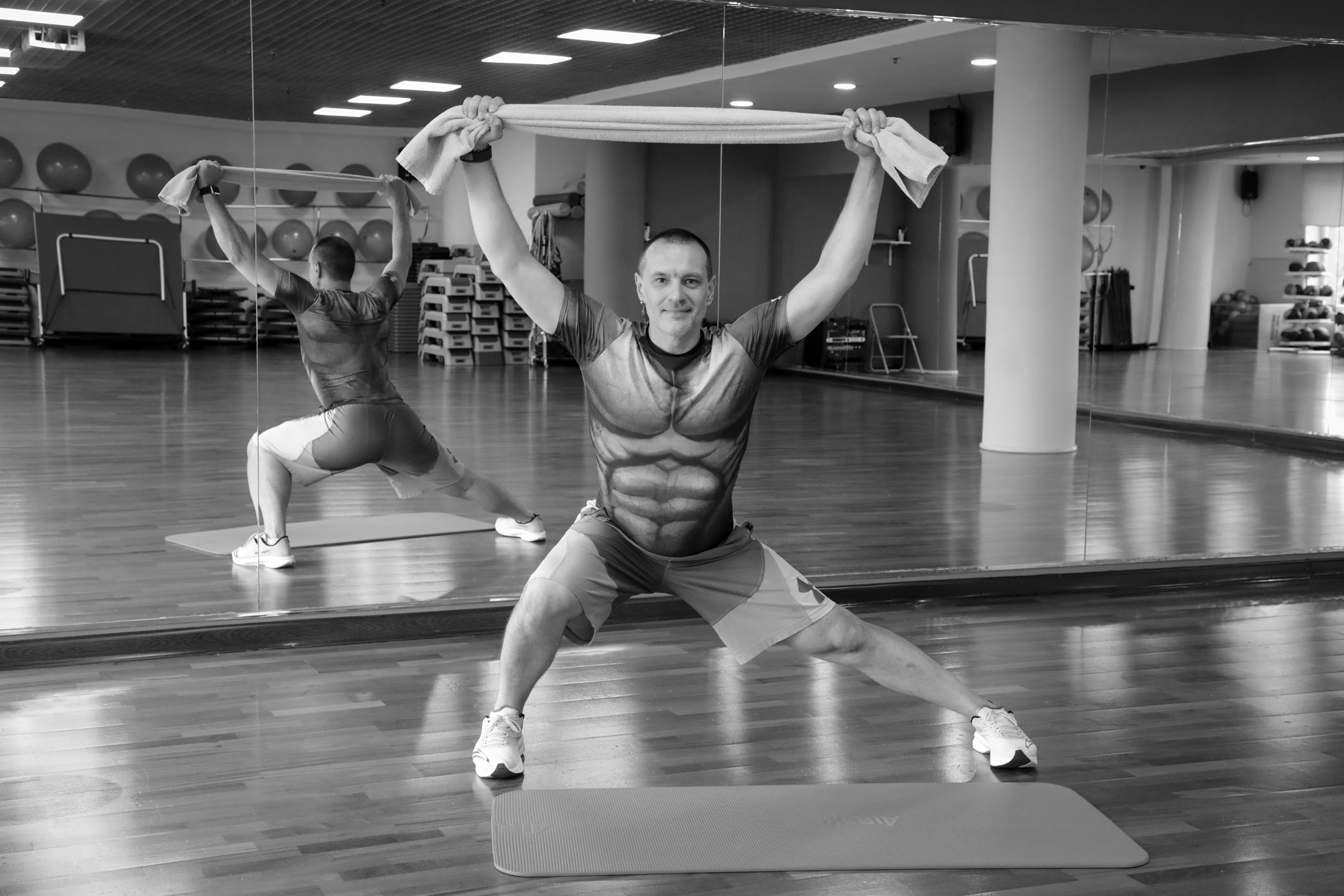 Как заниматься фитнесом, используя подручные средства? Показывает эксперт (фото 4)