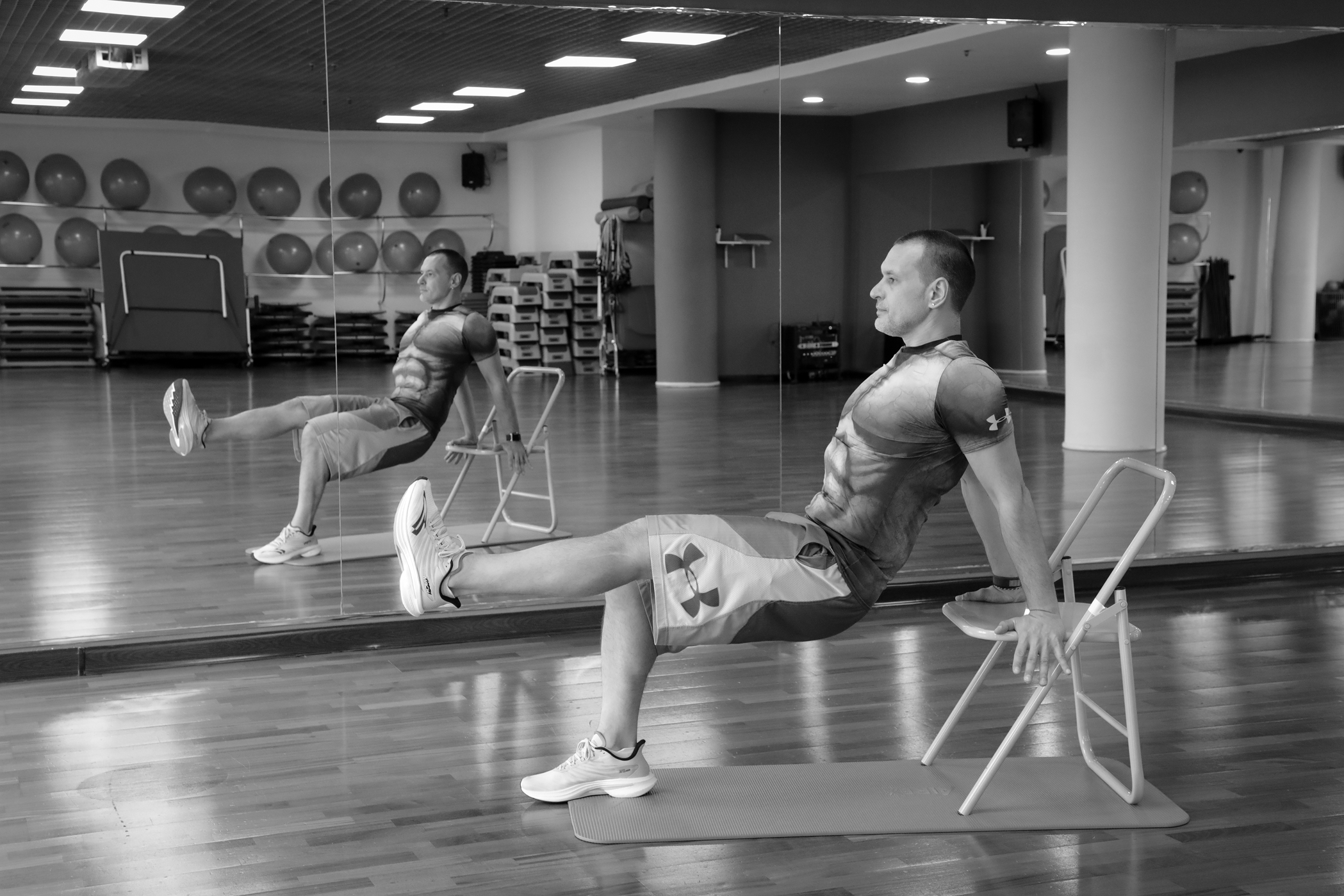 Как заниматься фитнесом, используя подручные средства? Показывает эксперт (фото 7)