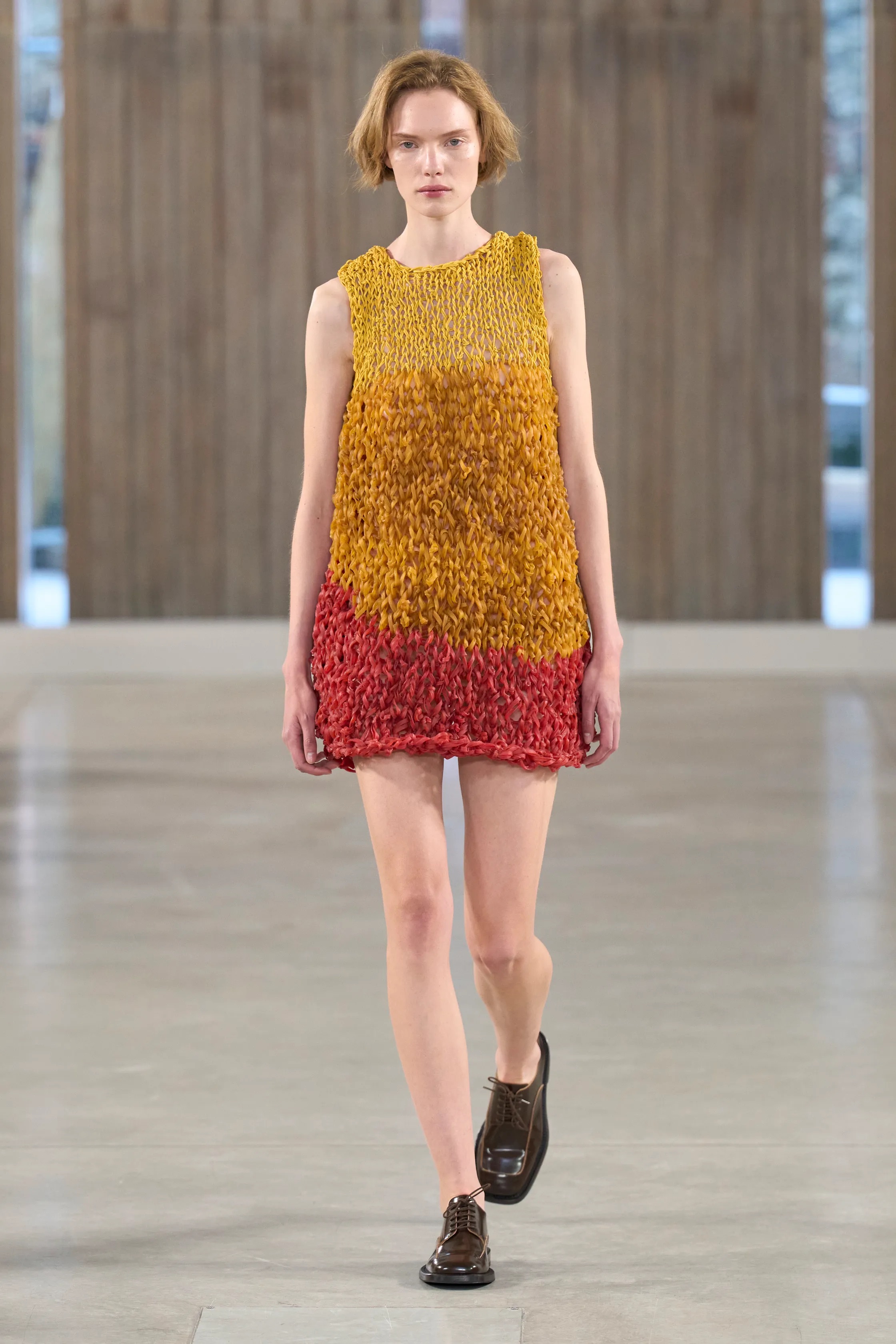 Оранжевый, бельевая эстетика и колорблокинг: Неделя моды в Милане весна-лето 2026 в макро- и микротрендах (фото 3)