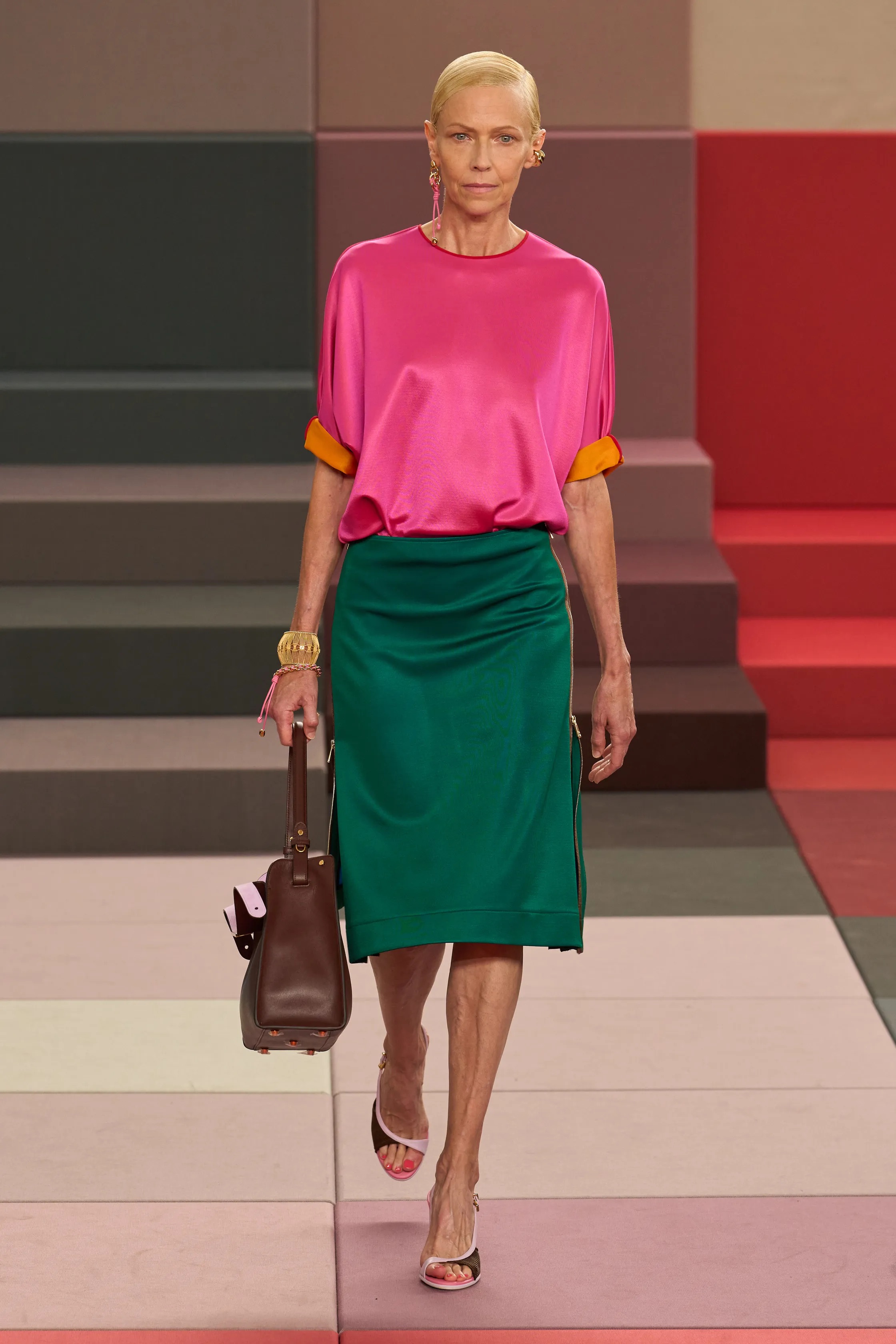 Оранжевый, бельевая эстетика и колорблокинг: Неделя моды в Милане весна-лето 2026 в макро- и микротрендах (фото 12)