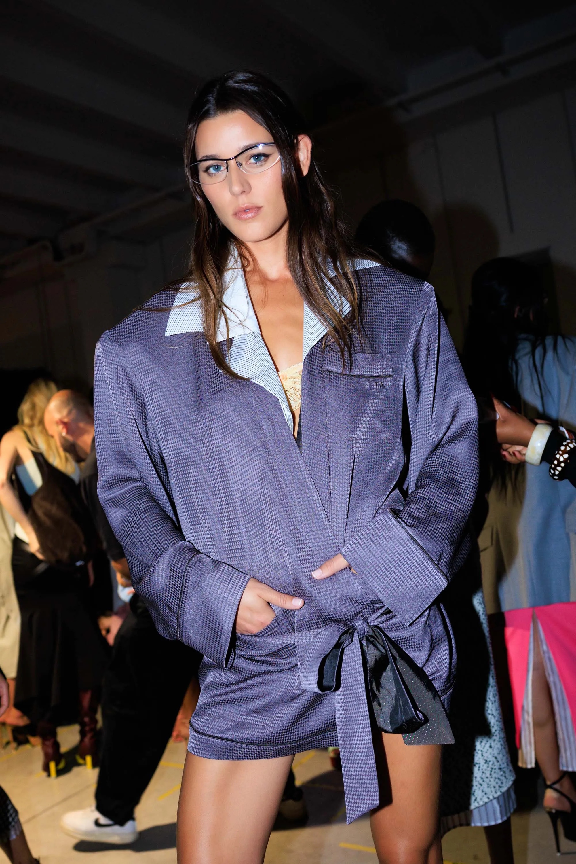 Оранжевый, бельевая эстетика и колорблокинг: Неделя моды в Милане весна-лето 2026 в макро- и микротрендах (фото 80)