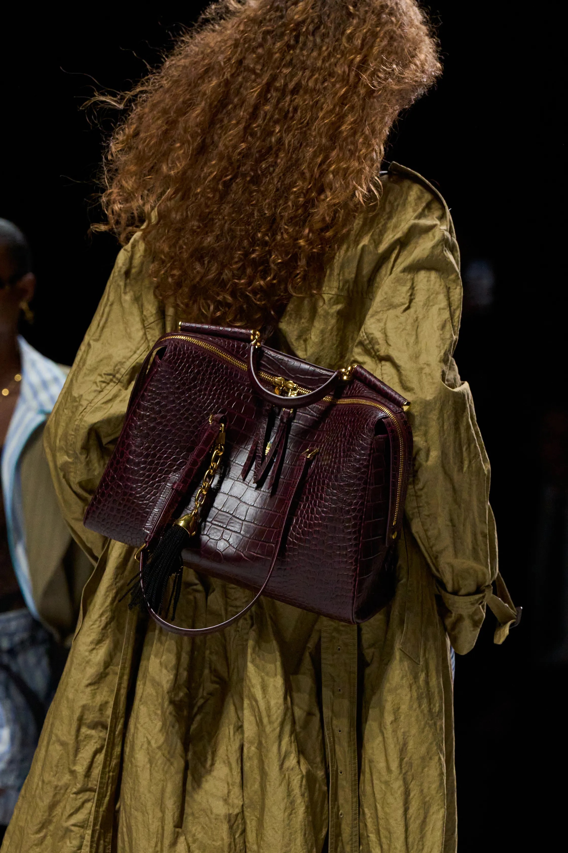 Оранжевый, бельевая эстетика и колорблокинг: Неделя моды в Милане весна-лето 2026 в макро- и микротрендах (фото 98)