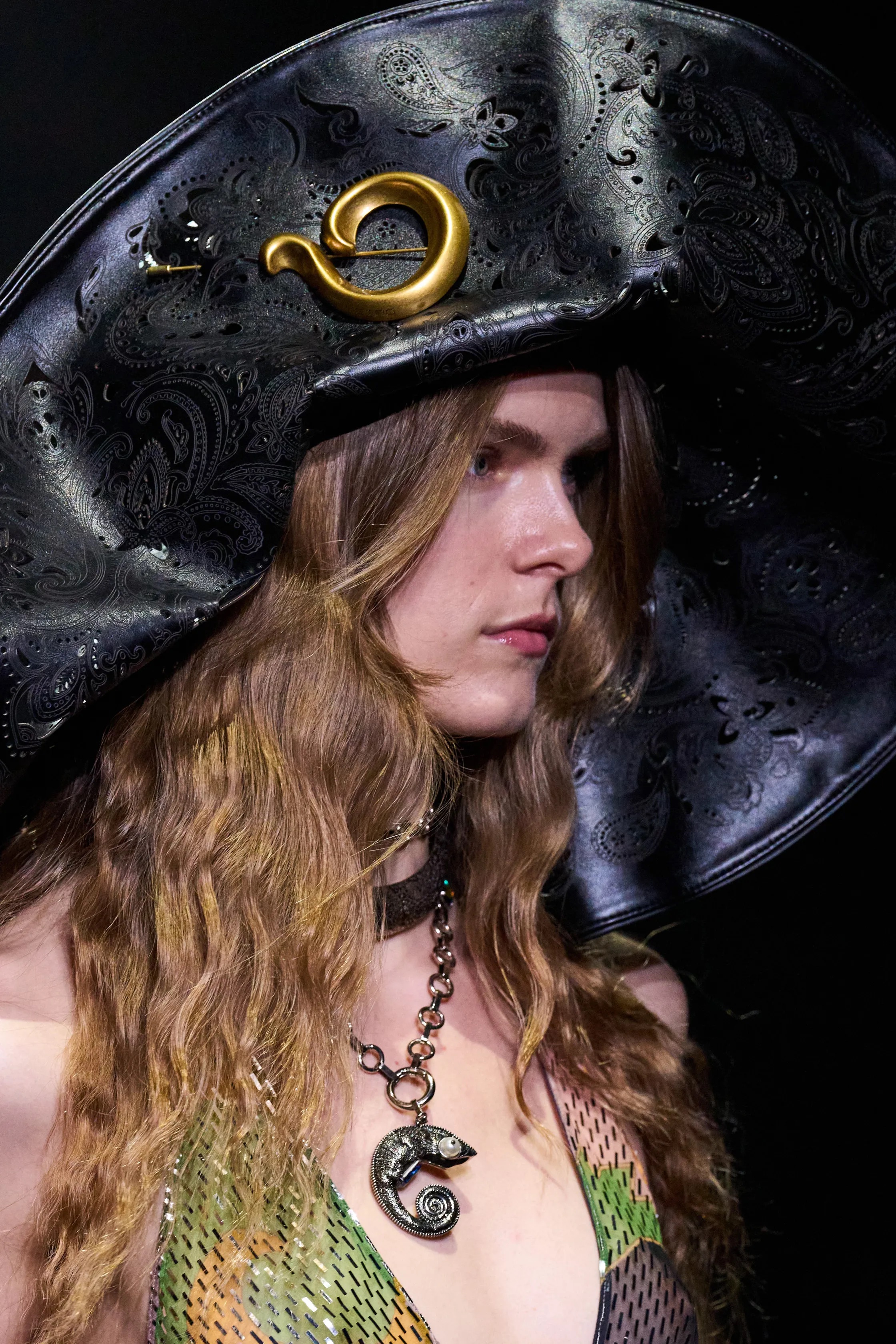 Оранжевый, бельевая эстетика и колорблокинг: Неделя моды в Милане весна-лето 2026 в макро- и микротрендах (фото 123)