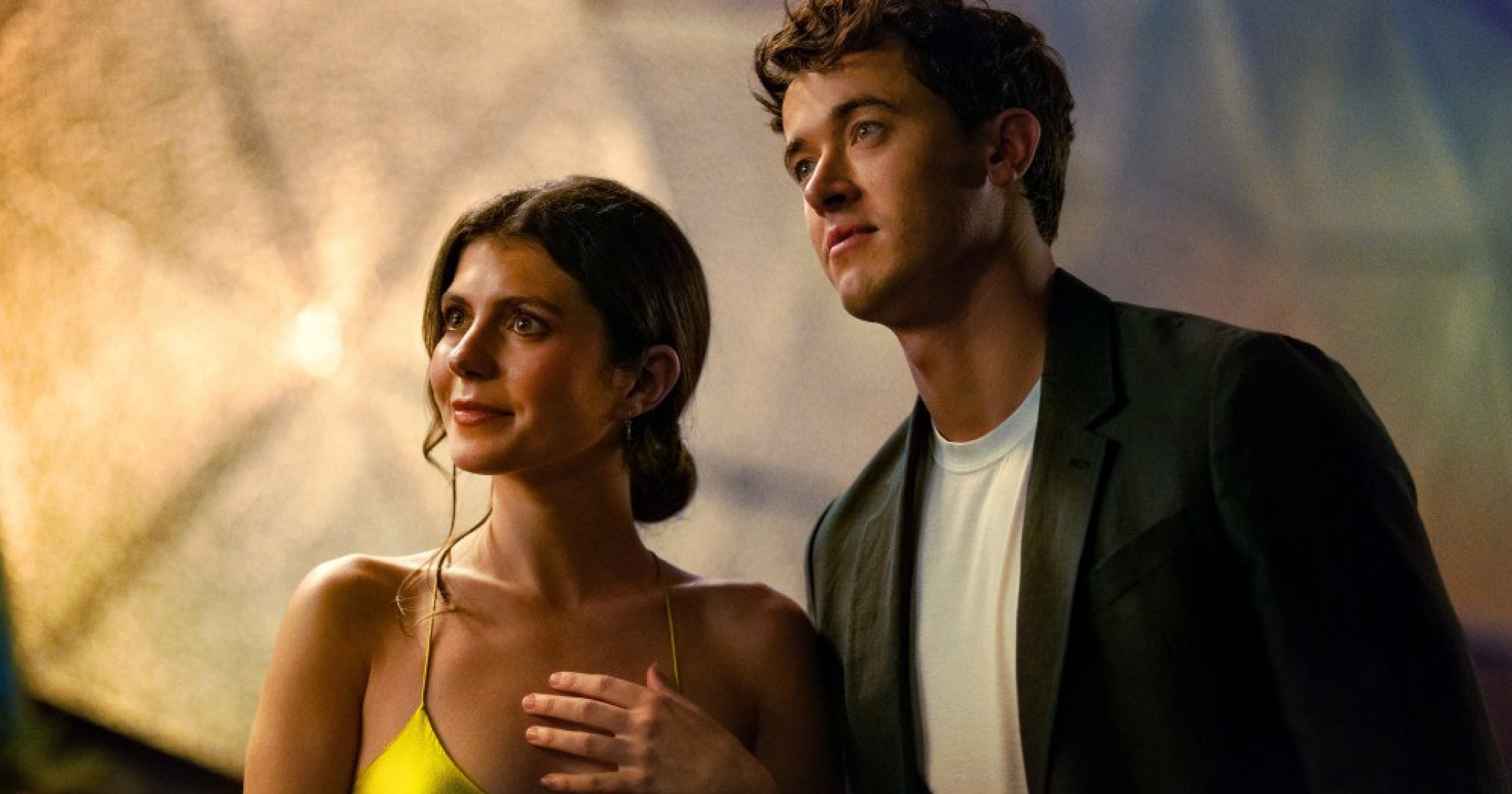 Netflix выпустил трейлер сериала «Люди, которых мы встречаем в отпуске» (фото 1)