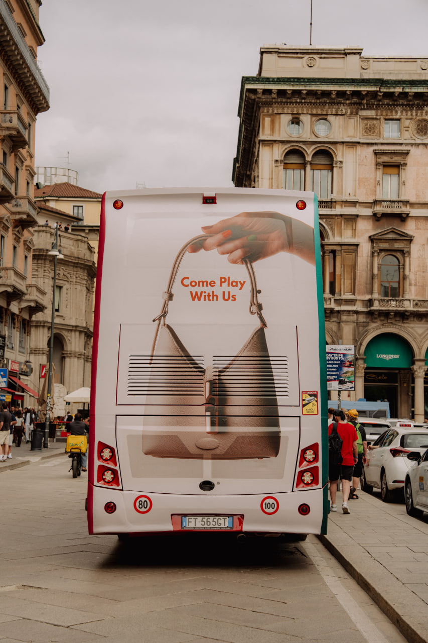 Бренд Furla представил передвижной бьюти-салон Iride Nail Bar (фото 3)