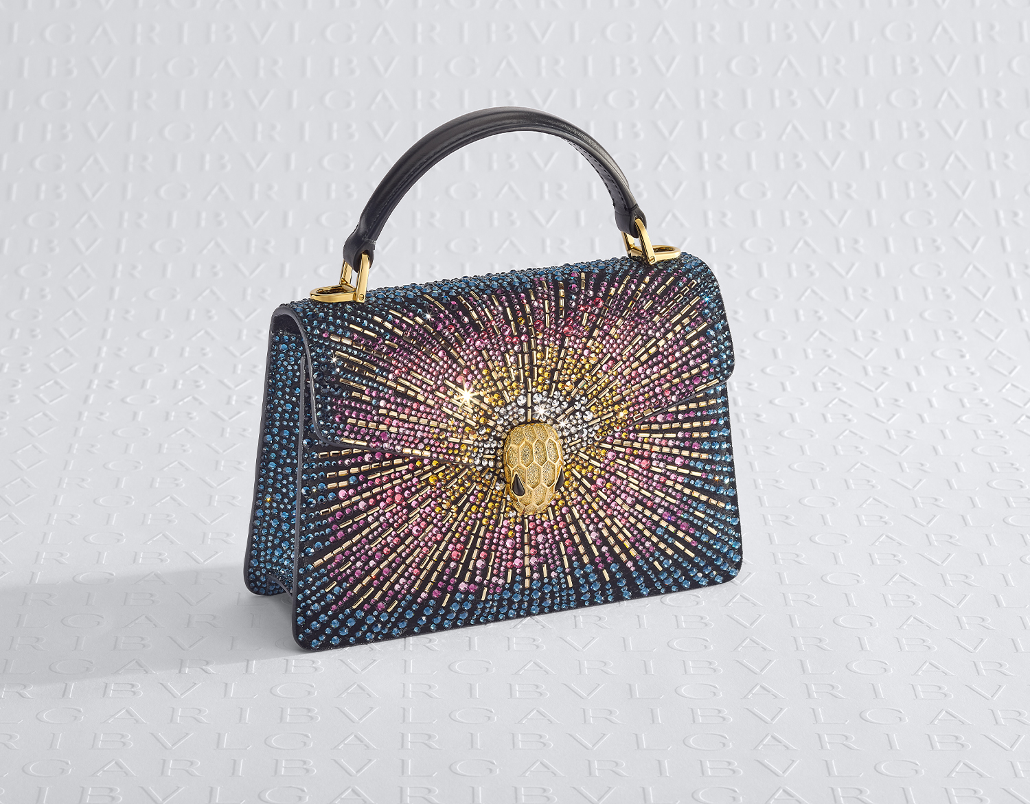 Bvlgari представил новую коллекцию сумок и аксессуаров (фото 1)