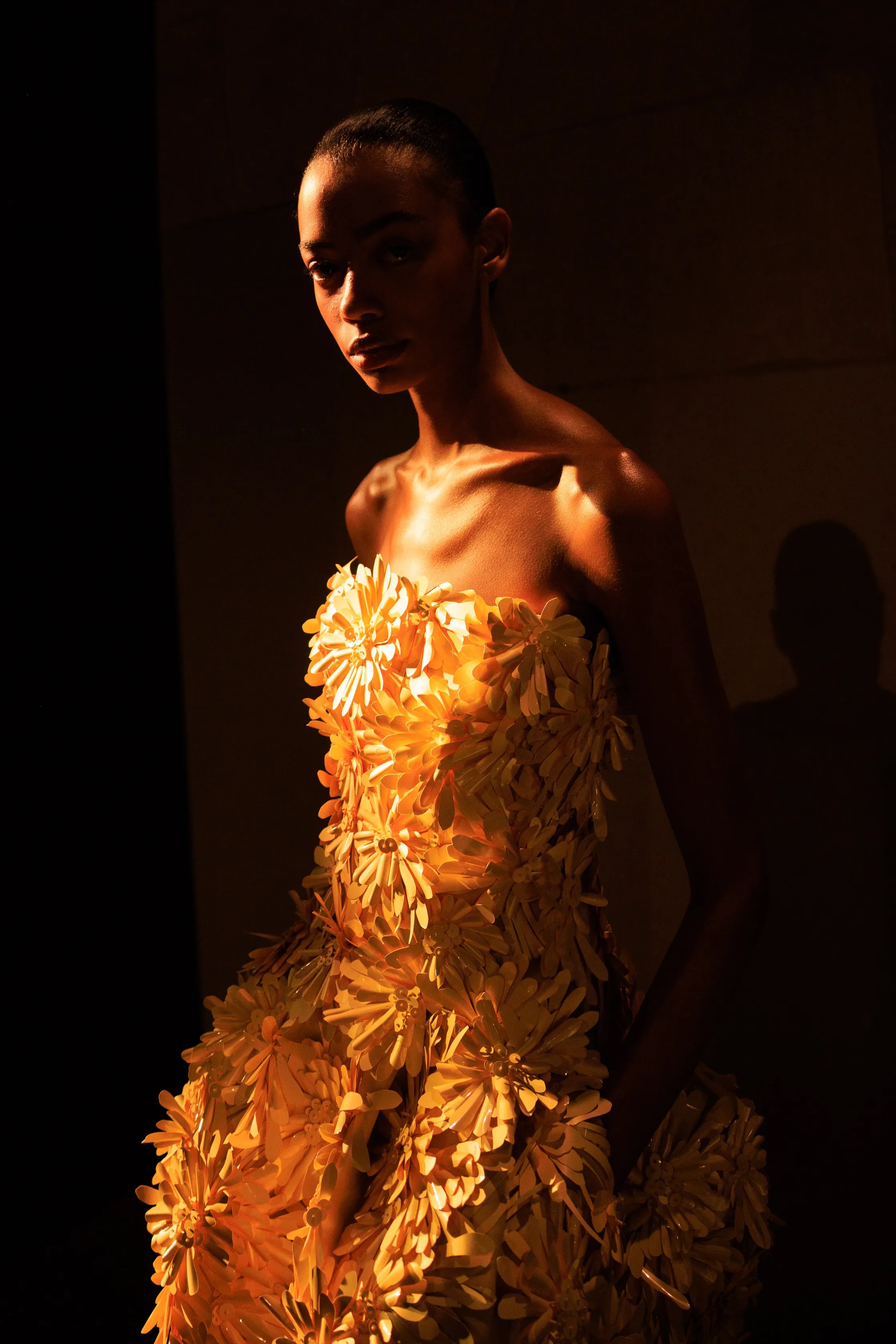 «Взболтать, но не смешивать»: Ольга Карпуть — о дебютной коллекции Пьерпаоло Пиччоли для Balenciaga (фото 15)