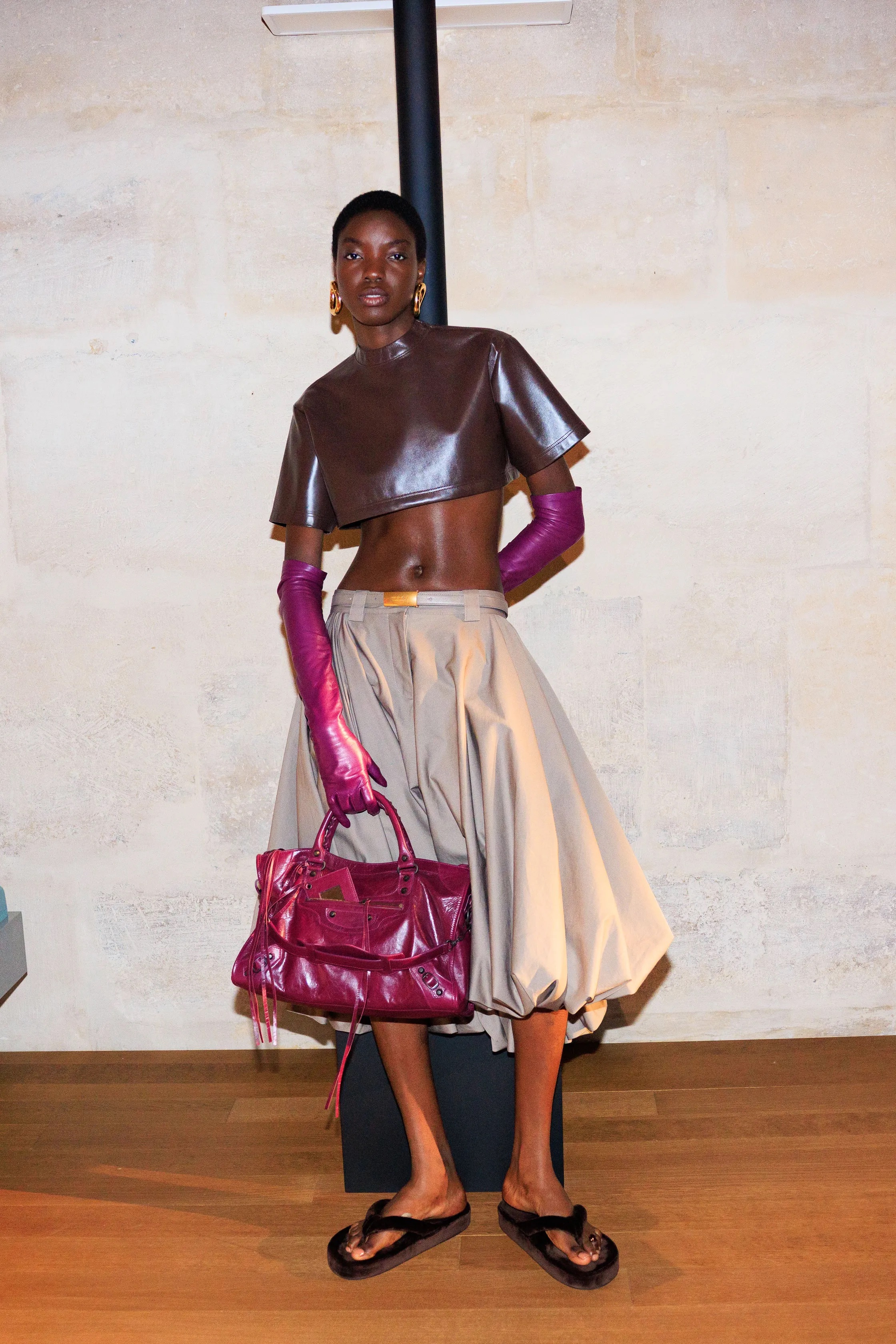 «Взболтать, но не смешивать»: Ольга Карпуть — о дебютной коллекции Пьерпаоло Пиччоли для Balenciaga (фото 16)