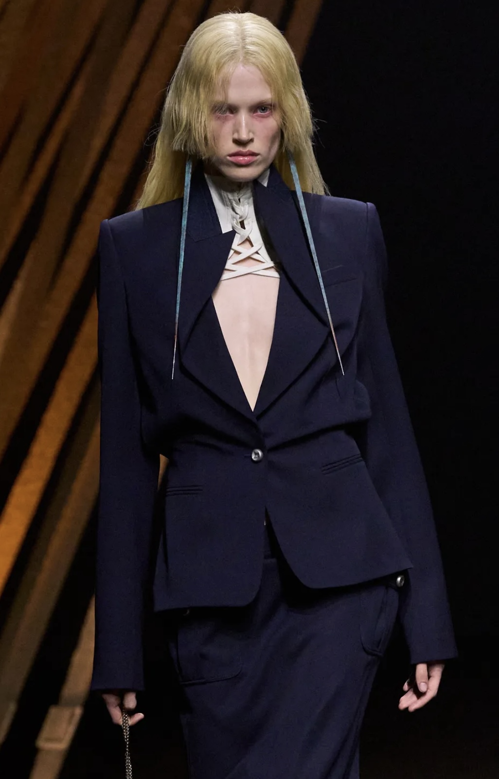 Все оттенки розового и неконвенциональные челки: бьюти-тренды Недели моды в Париже (фото 11)