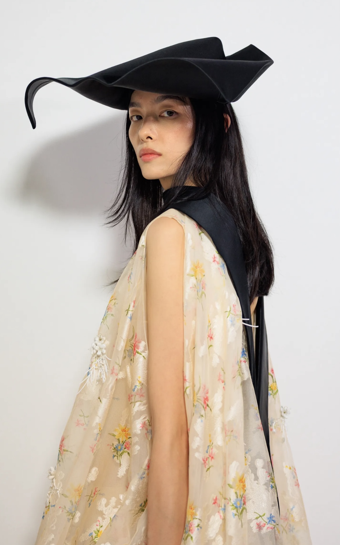 Все оттенки розового и неконвенциональные челки: бьюти-тренды Недели моды в Париже (фото 6)