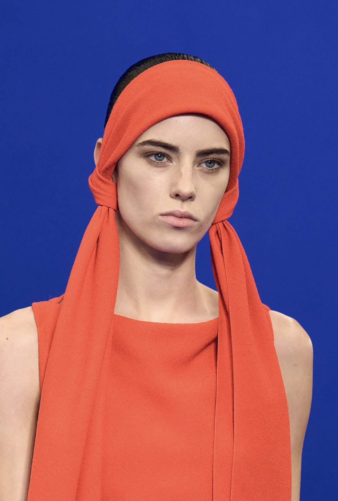 Все оттенки розового и неконвенциональные челки: бьюти-тренды Недели моды в Париже (фото 25)