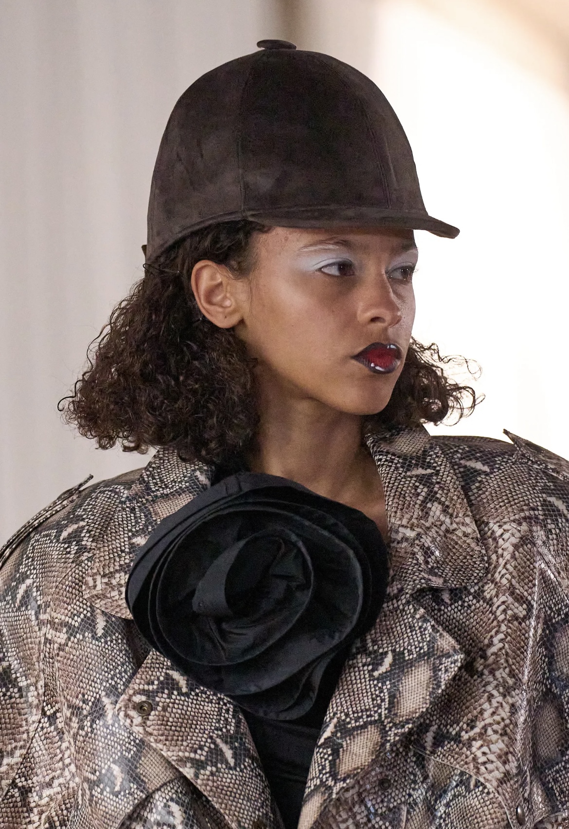 Все оттенки розового и неконвенциональные челки: бьюти-тренды Недели моды в Париже (фото 49)