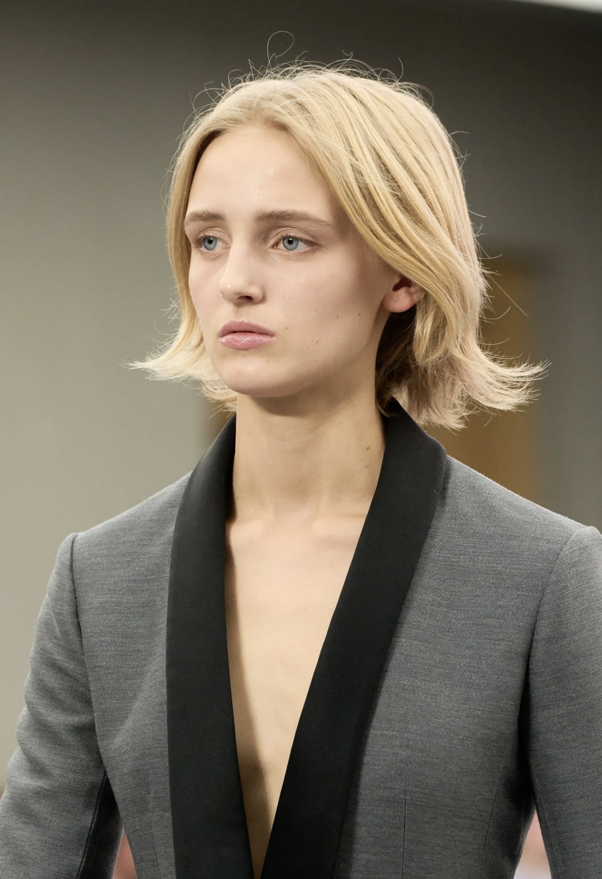 Все оттенки розового и неконвенциональные челки: бьюти-тренды Недели моды в Париже (фото 51)