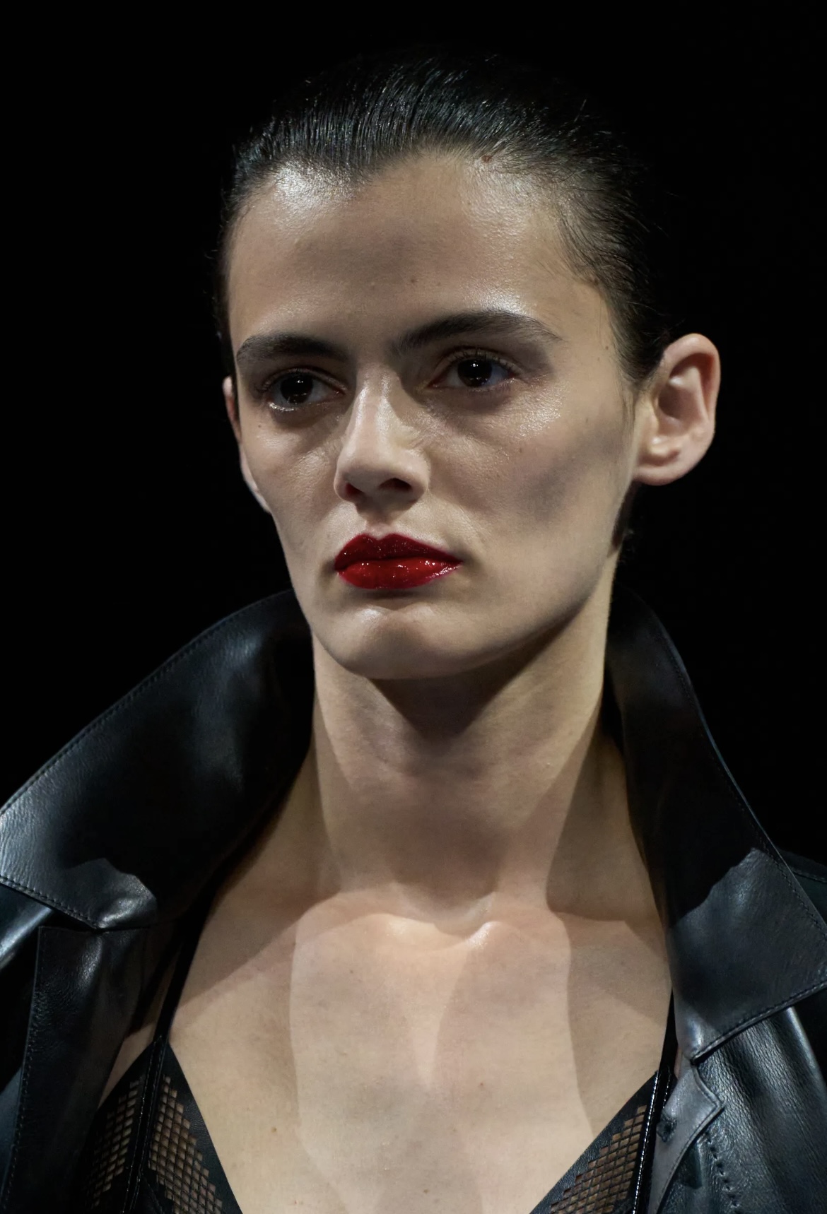 Все оттенки розового и неконвенциональные челки: бьюти-тренды Недели моды в Париже (фото 53)