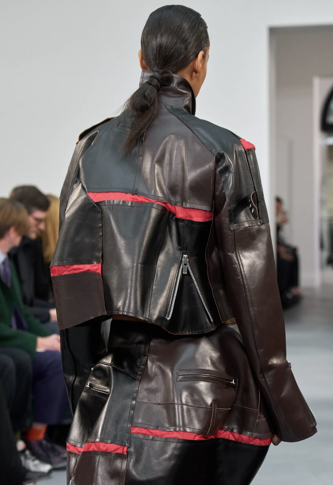 Все оттенки розового и неконвенциональные челки: бьюти-тренды Недели моды в Париже (фото 59)