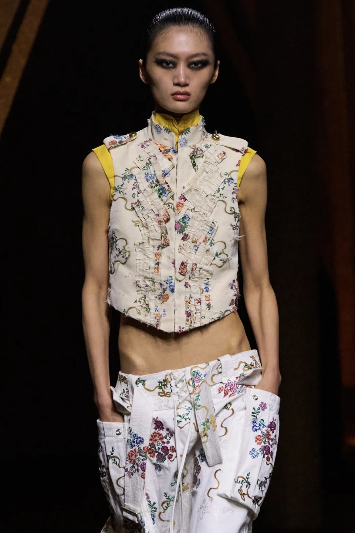 Все оттенки розового и неконвенциональные челки: бьюти-тренды Недели моды в Париже (фото 64)