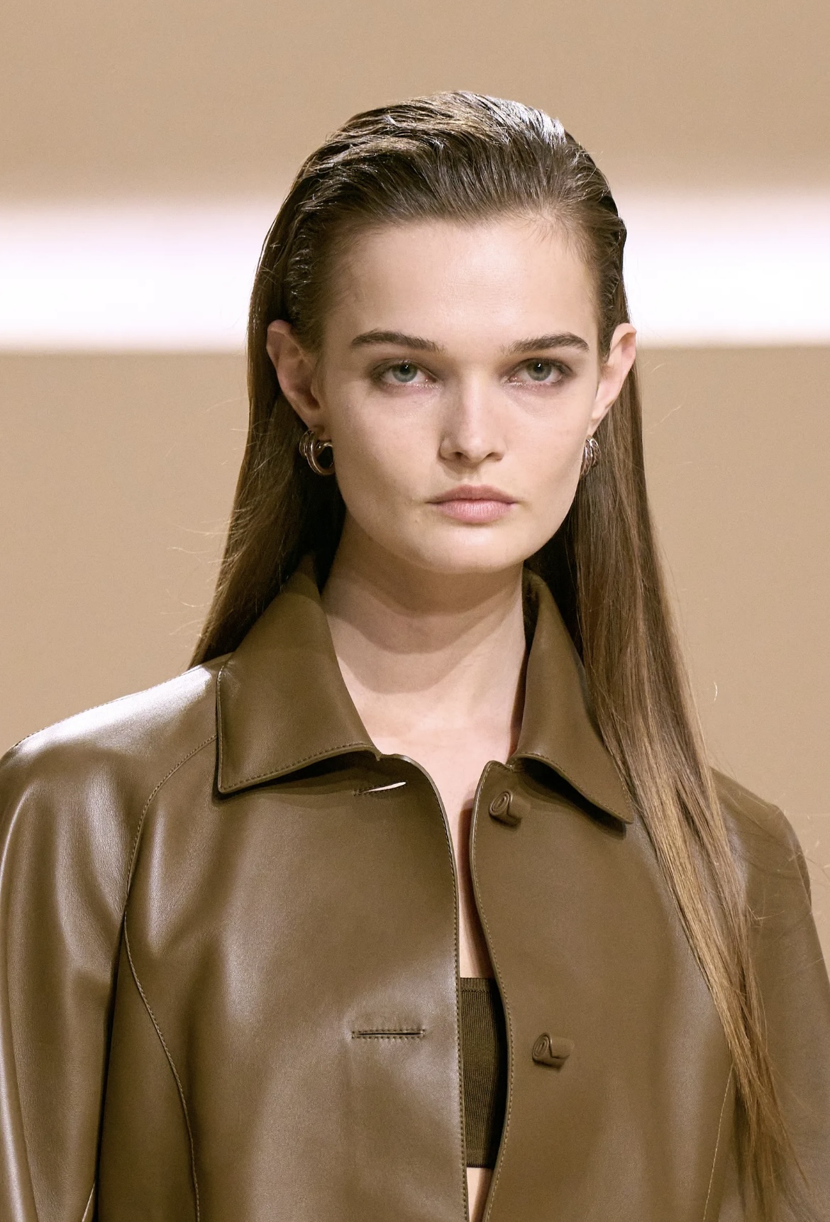 Все оттенки розового и неконвенциональные челки: бьюти-тренды Недели моды в Париже (фото 63)