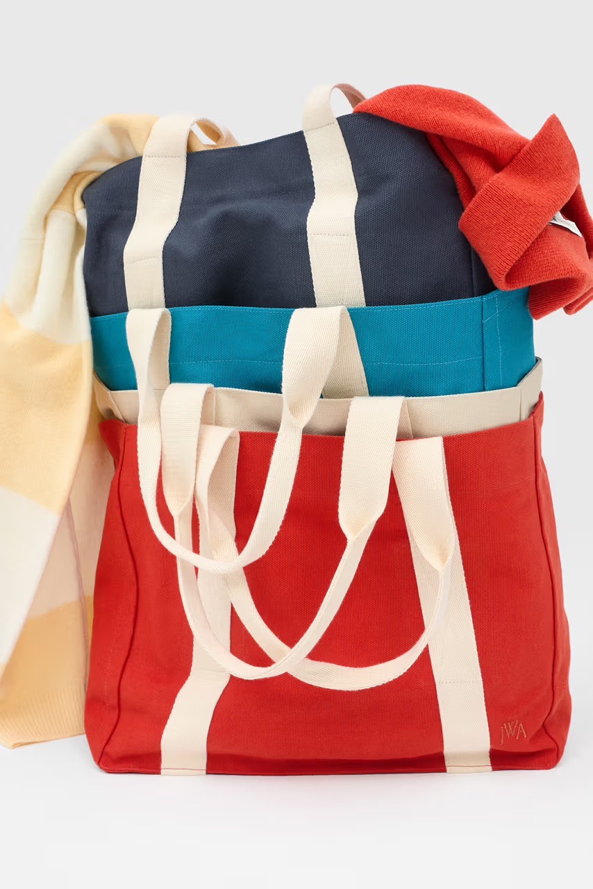 JW Anderson и Uniqlo выпустили совместную коллекцию (фото 9)