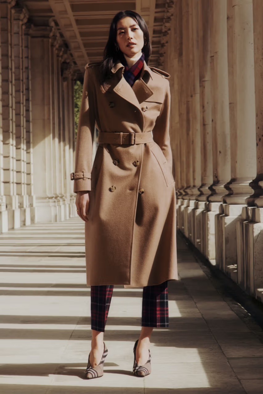 Актриса Оливия Колман стала лицом новой рекламной кампании Burberry (фото 1)